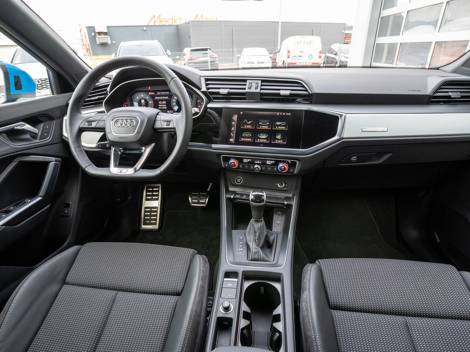 Fahrzeugabbildung Audi Q3 Sportback S line 35TDI quattro LED PDC SHZ