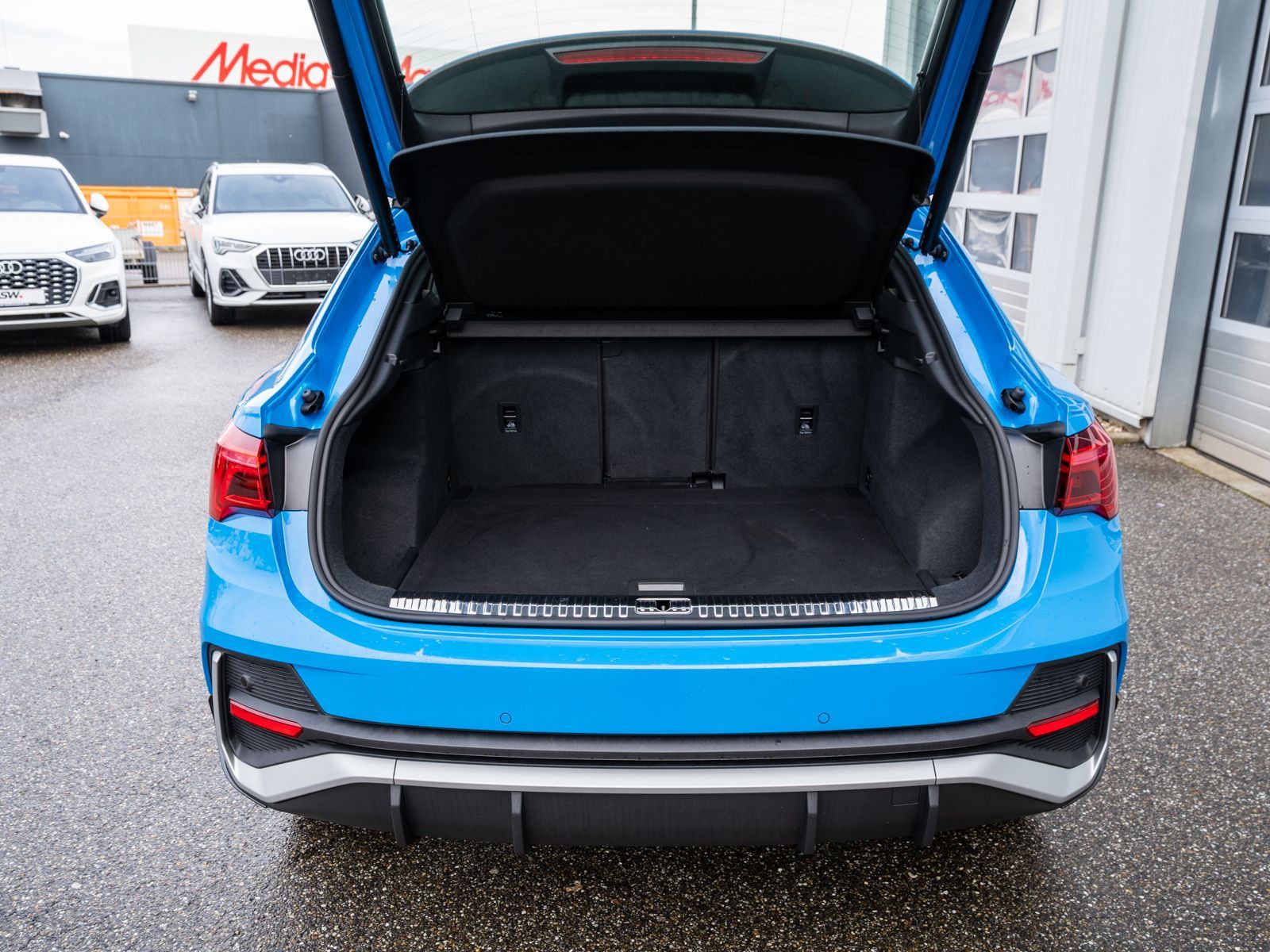 Fahrzeugabbildung Audi Q3 Sportback S line 35TDI quattro LED PDC SHZ