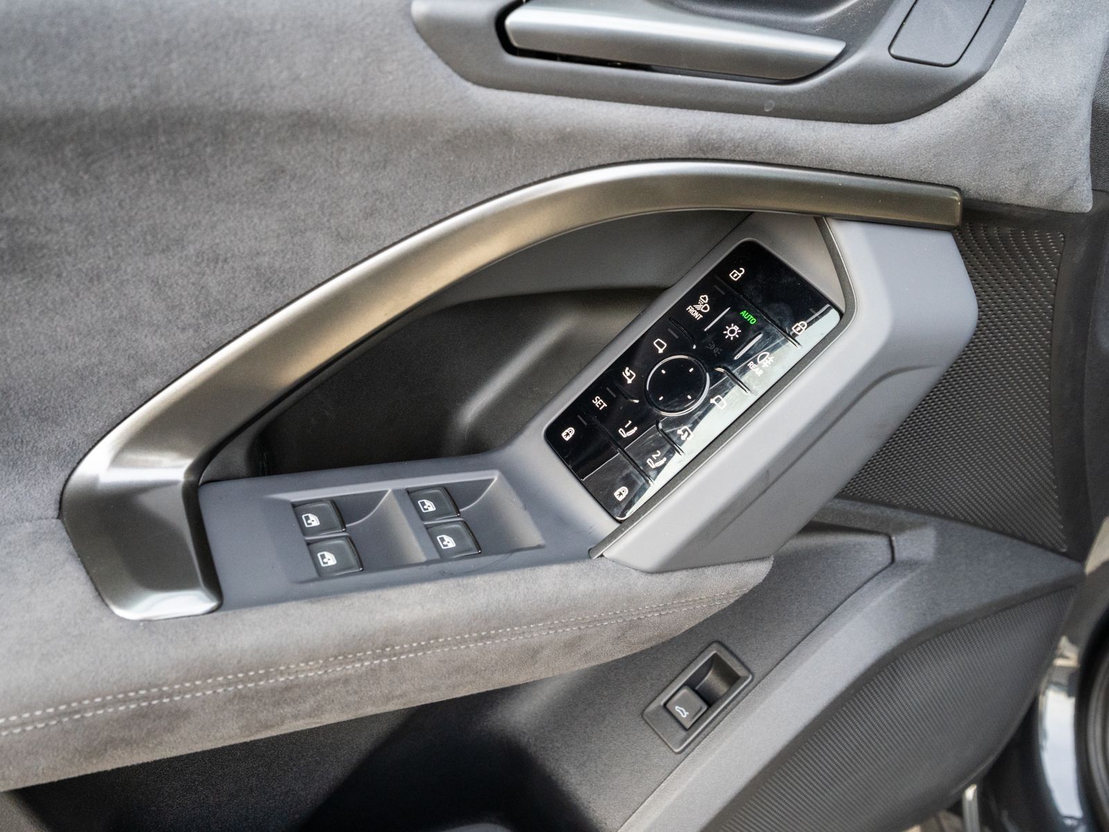 Fahrzeugabbildung Audi SQ5 SUV TFSI 270 kW S tronic