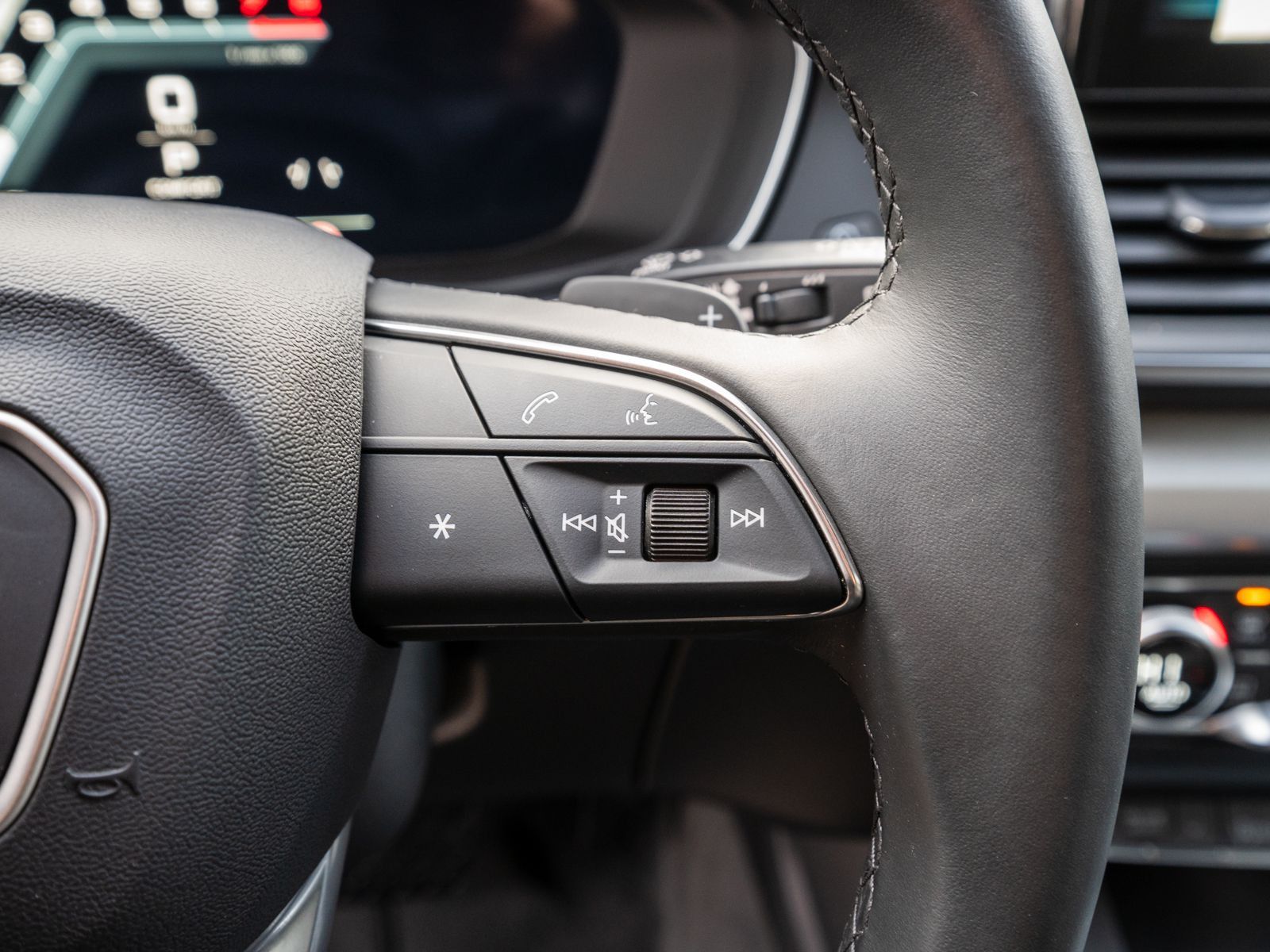 Fahrzeugabbildung Audi Q5 Sportback 45TFSI quattro NAVI MATRIX AHK 360°