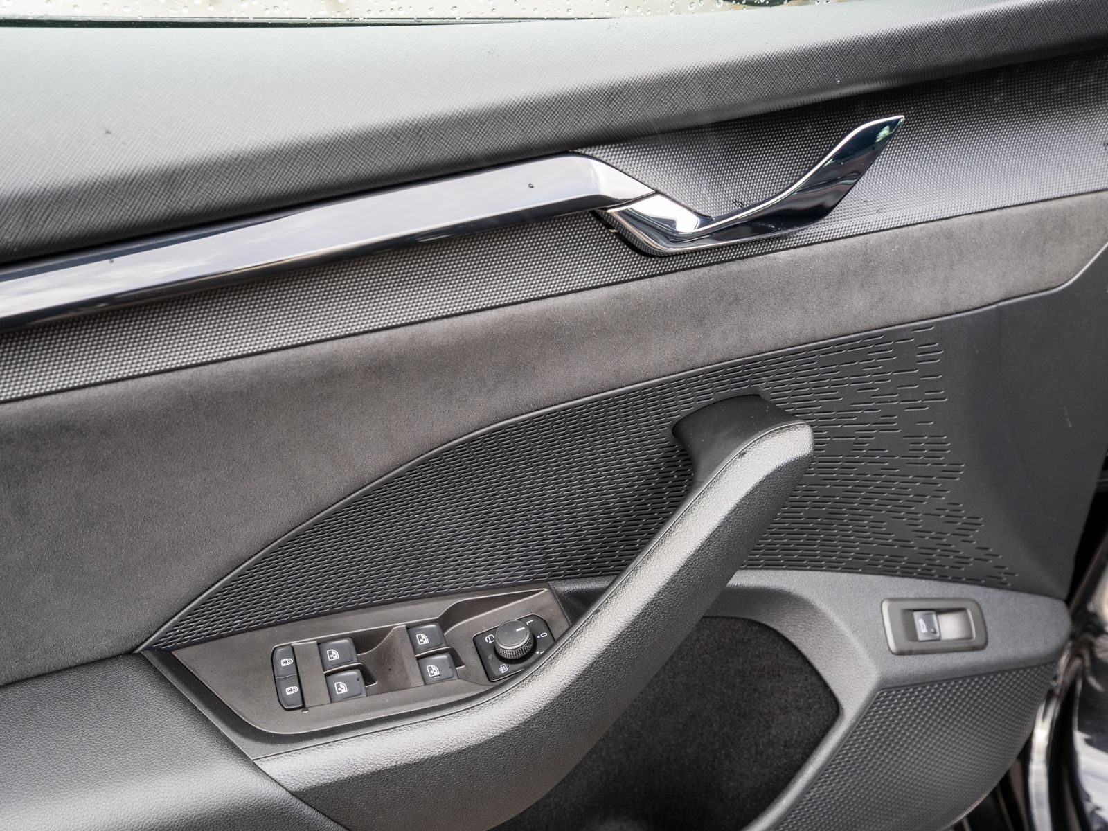 Fahrzeugabbildung SKODA Octavia Combi RS 4x4 2.0 TDI DSG AHK HUD ACC RFK