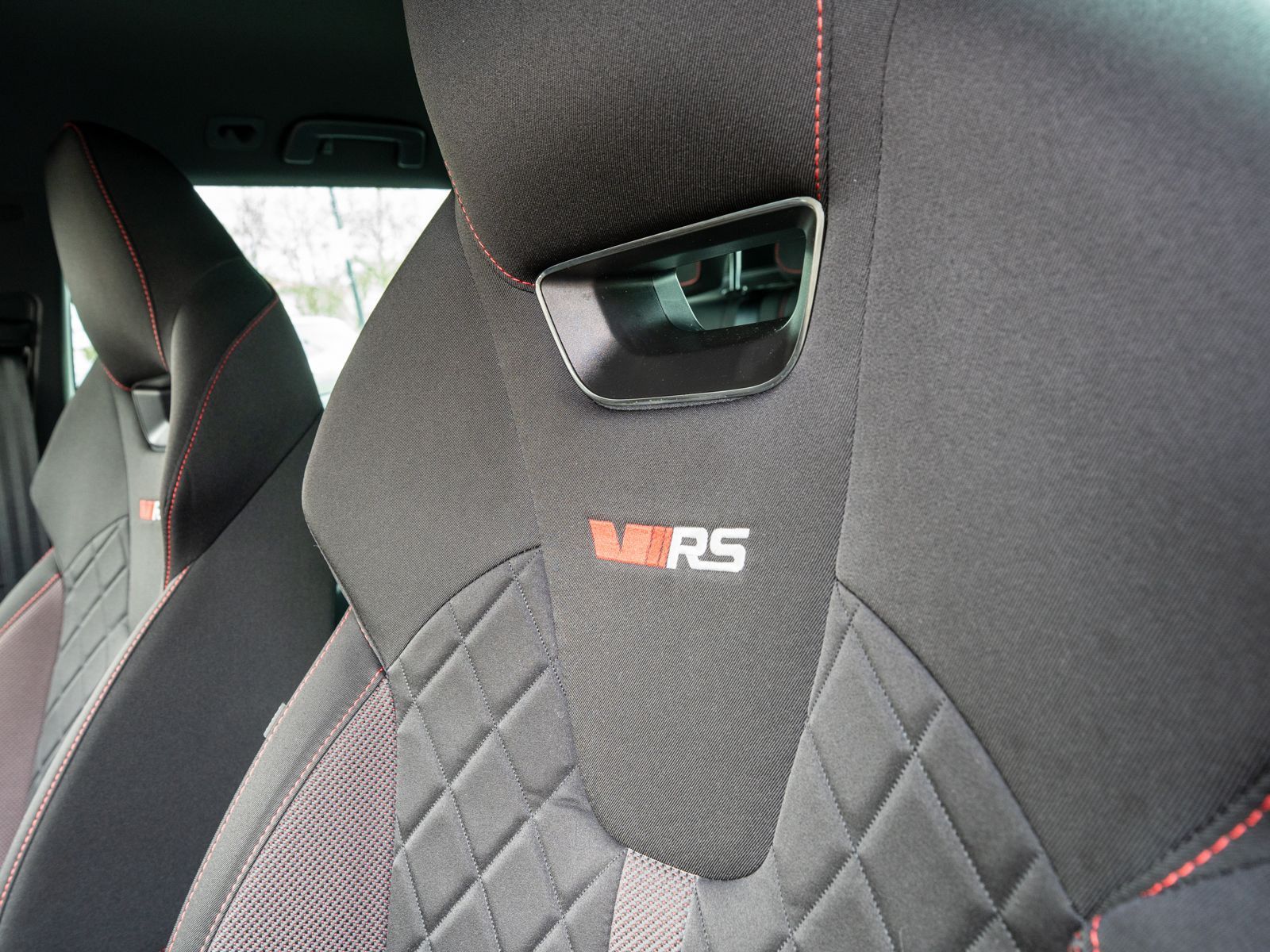 Fahrzeugabbildung SKODA Octavia Combi RS 4x4 2.0 TDI DSG AHK HUD ACC RFK