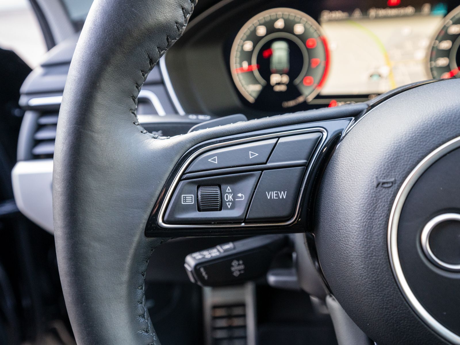 Fahrzeugabbildung Audi A4 Avant S line 35TFSI Stronic NAVI LED PDC VC