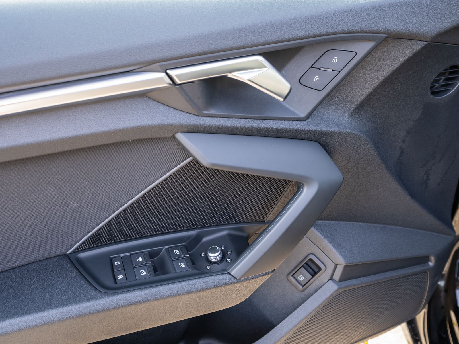 Fahrzeugabbildung Audi A3 Sportback 40TFSI e Stron LED Navi PDC ACC SHZ