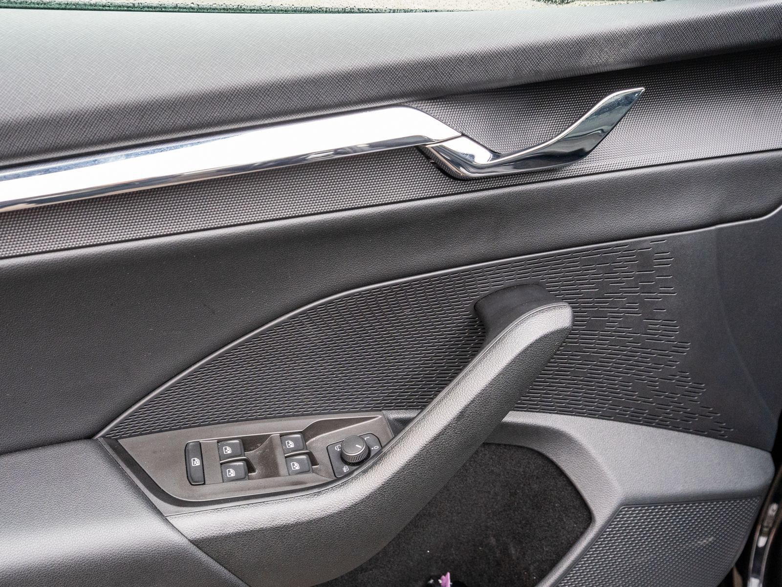 Fahrzeugabbildung SKODA Octavia Combi Style 2.0TDI DSG NAVI PANO RFK HUD