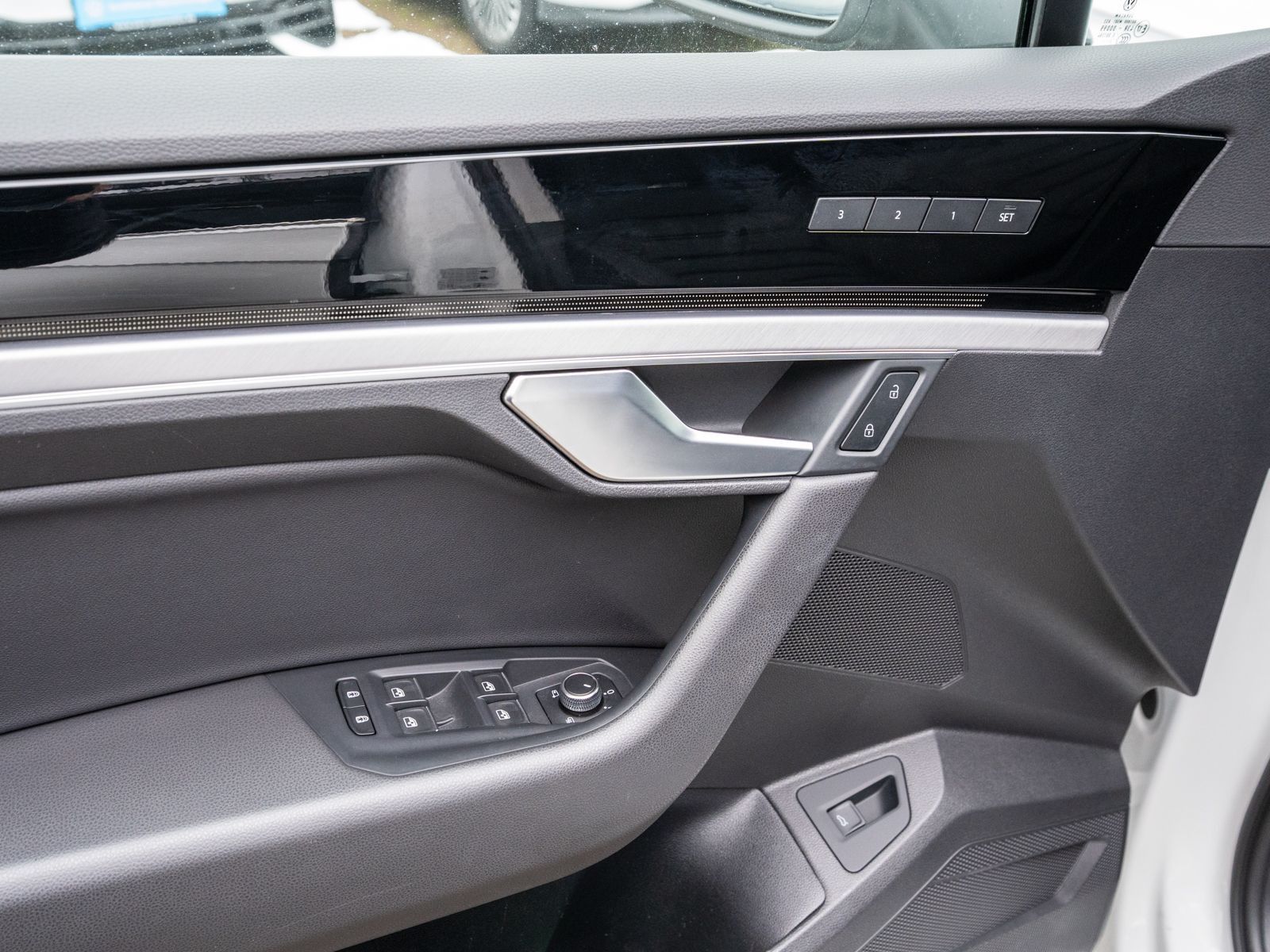 Fahrzeugabbildung Volkswagen Touareg R-Line 3.0TDI 4M tiptronic LEDER ACC AHK