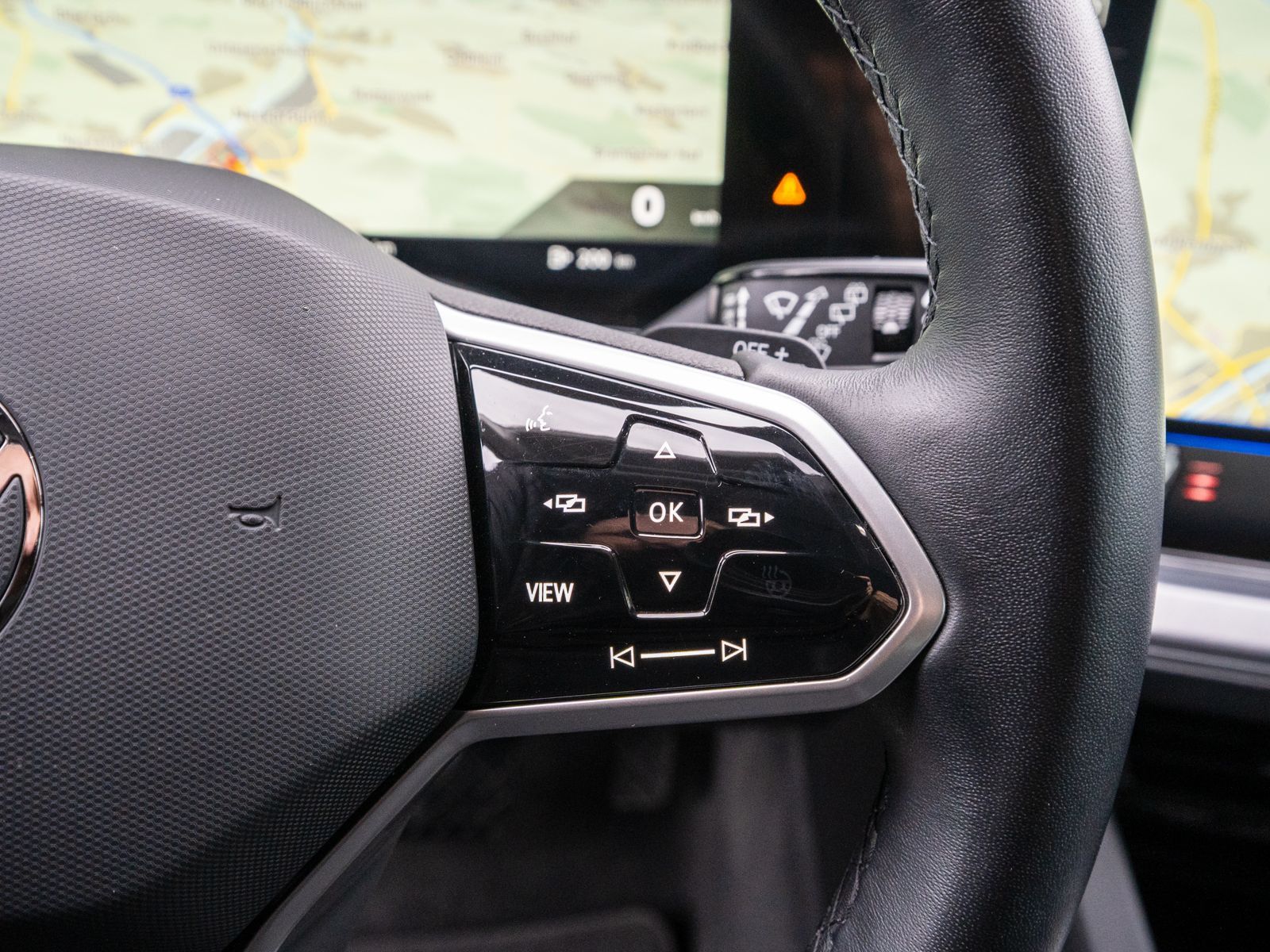 Fahrzeugabbildung Volkswagen Touareg R-Line 3.0TDI 4M tiptronic LEDER ACC AHK