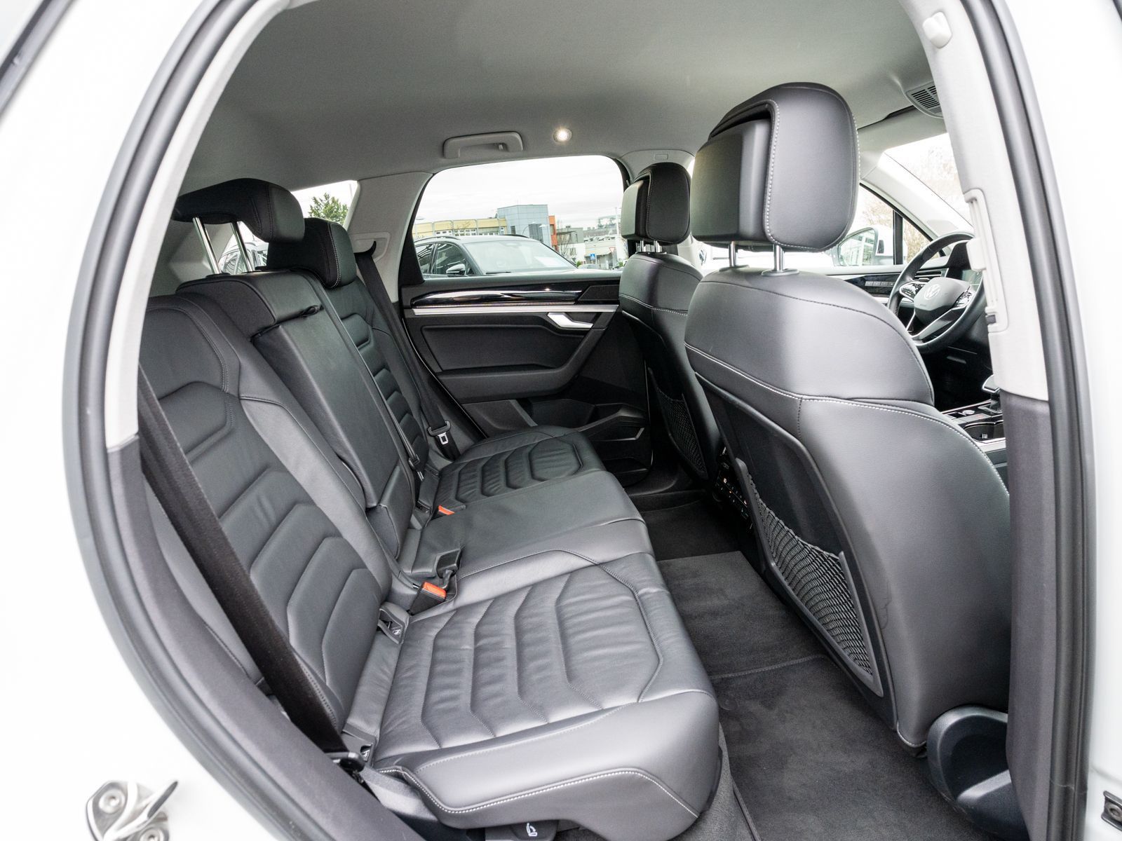 Fahrzeugabbildung Volkswagen Touareg R-Line 3.0TDI 4M tiptronic LEDER ACC AHK