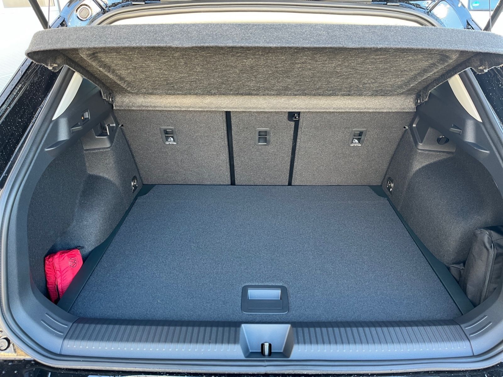 Fahrzeugabbildung Volkswagen T-Roc Life 1.5eTSI 116 PS DSG Kamera Navi AHK