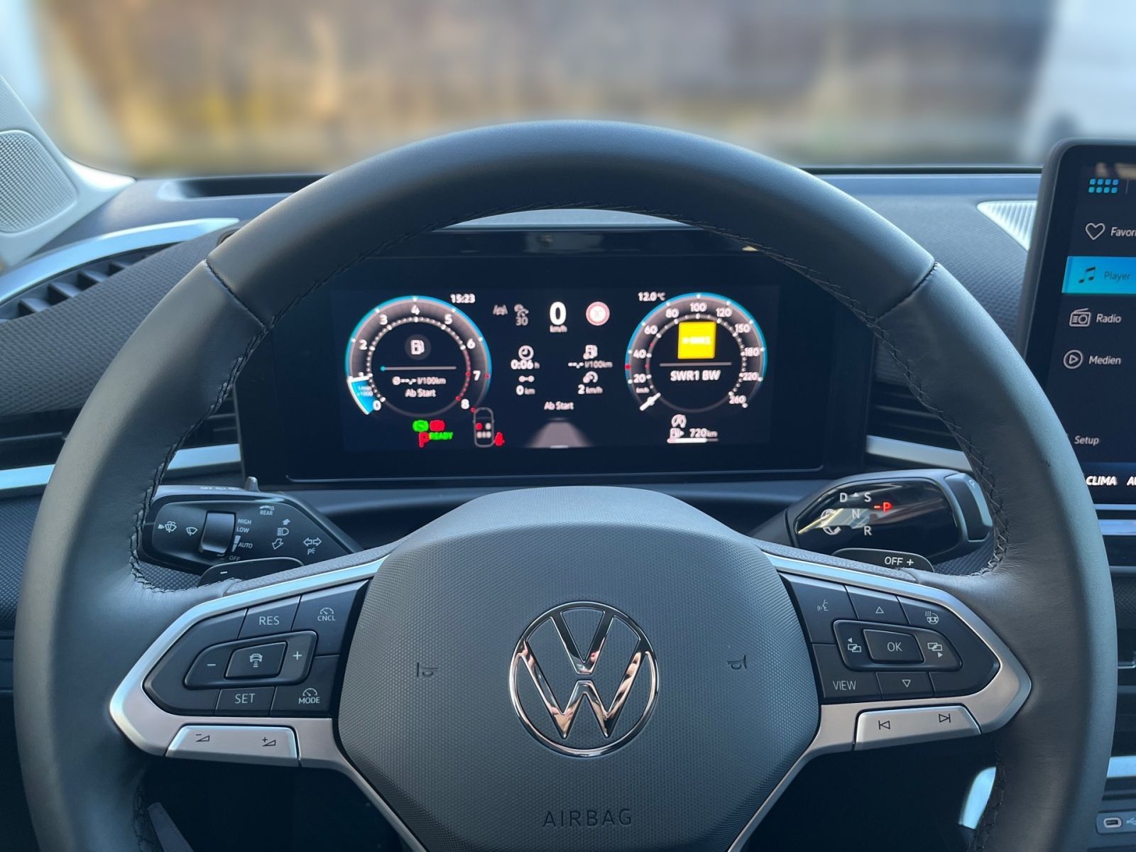 Fahrzeugabbildung Volkswagen T-Roc Life 1.5eTSI 116 PS DSG Kamera Navi AHK