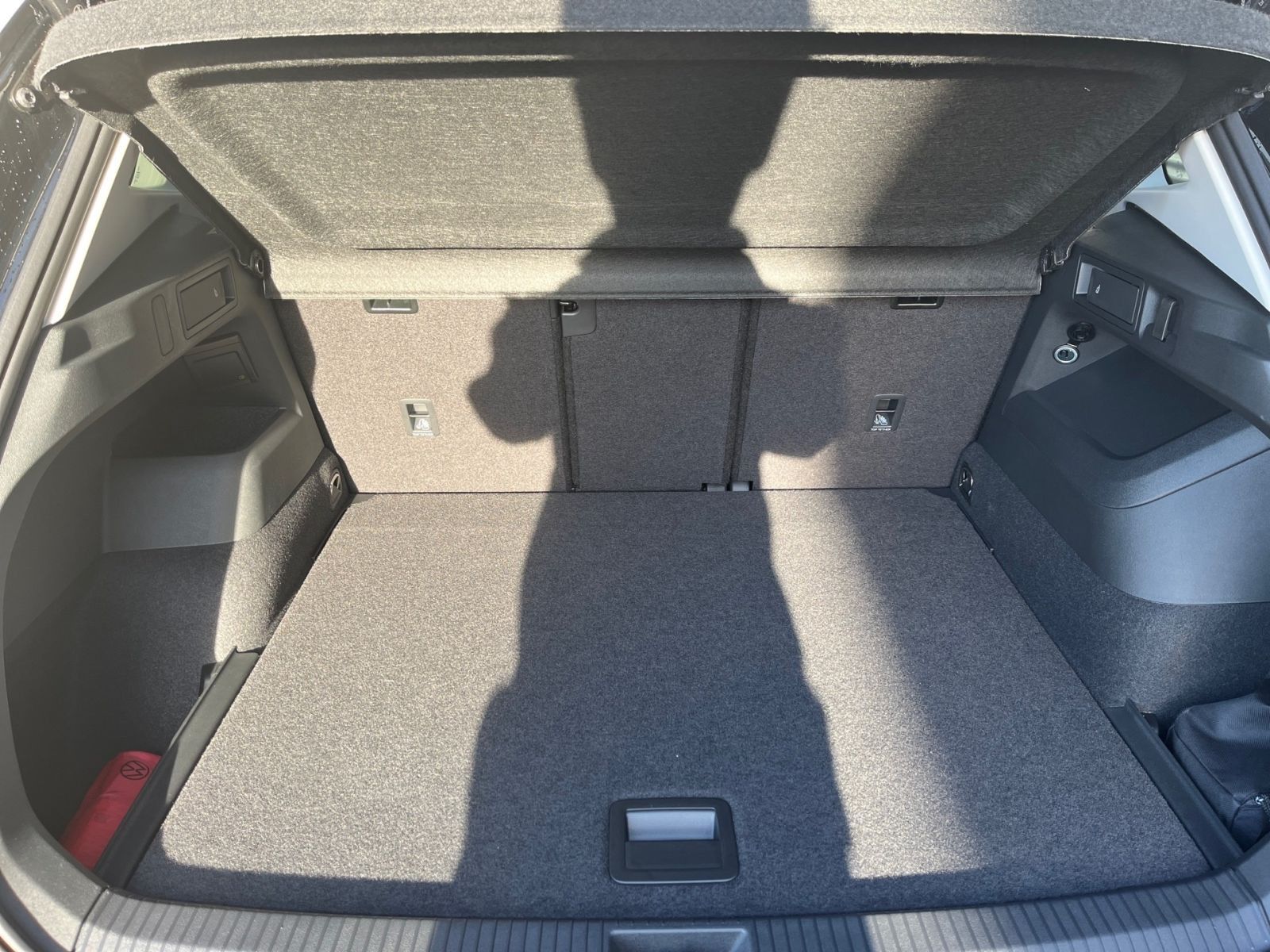 Fahrzeugabbildung Volkswagen Tiguan ENERGY 1.5 eTSI DSG 360°-KAMERA MATRIX-LE