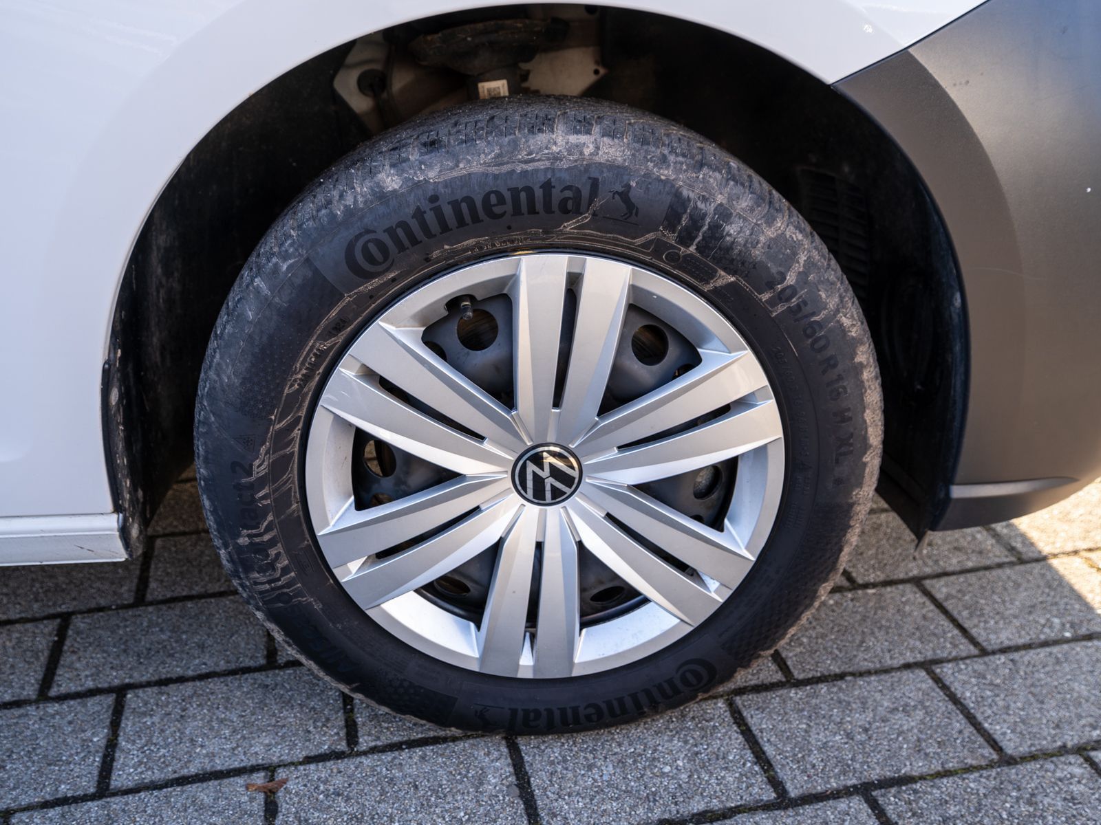 Fahrzeugabbildung Volkswagen Caddy Cargo Maxi 2.0 TDI EcoProfi PDC Klima AHK