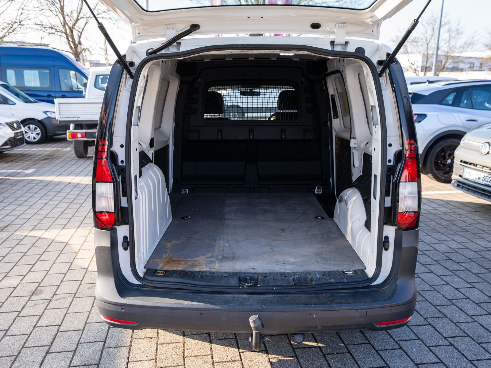 Fahrzeugabbildung Volkswagen Caddy Cargo Maxi 2.0 TDI EcoProfi PDC Klima AHK