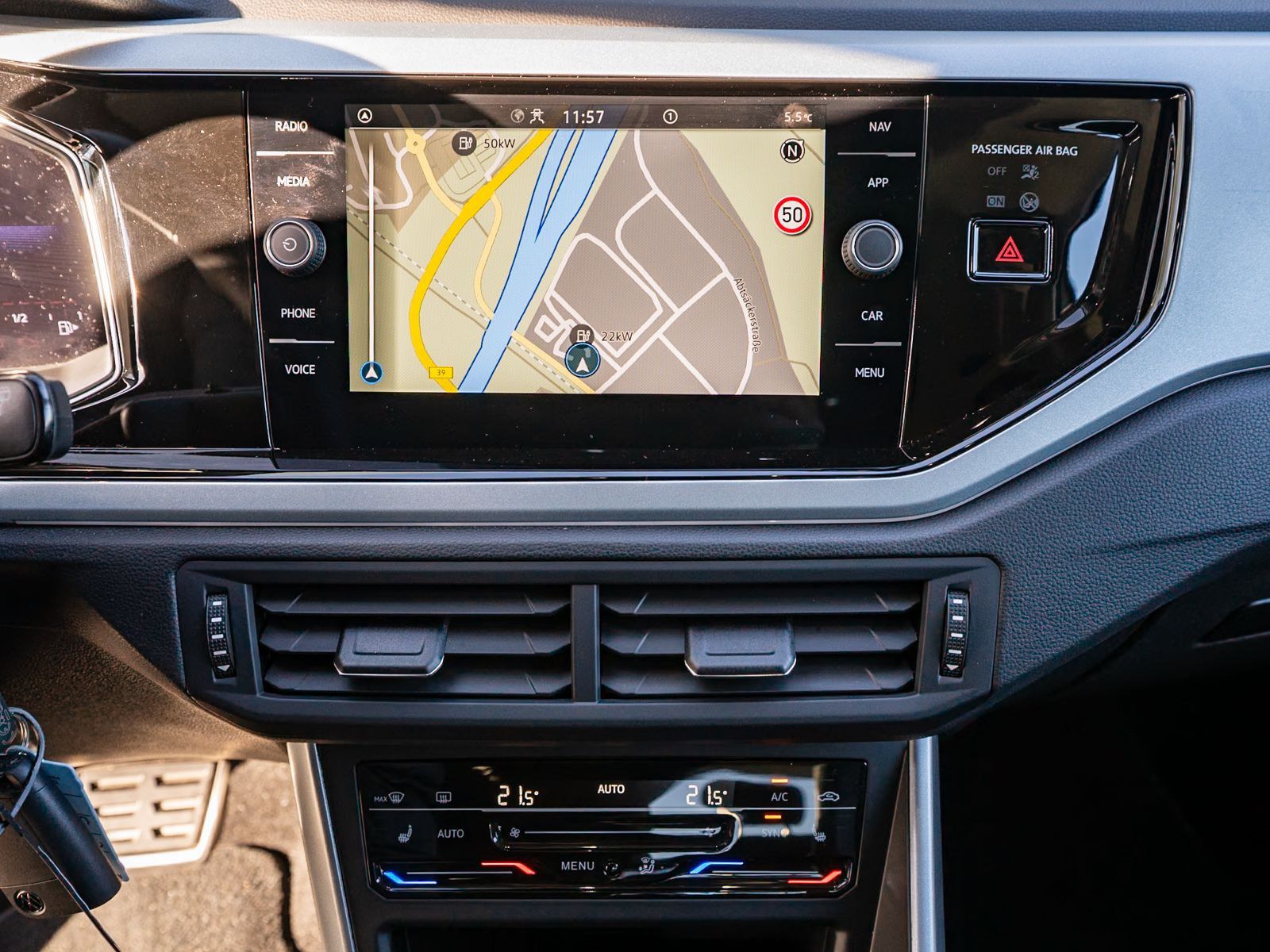 Fahrzeugabbildung Volkswagen Polo Goal 1.0TSI DSG AHK Navi RFK LED SHZ VC ACC