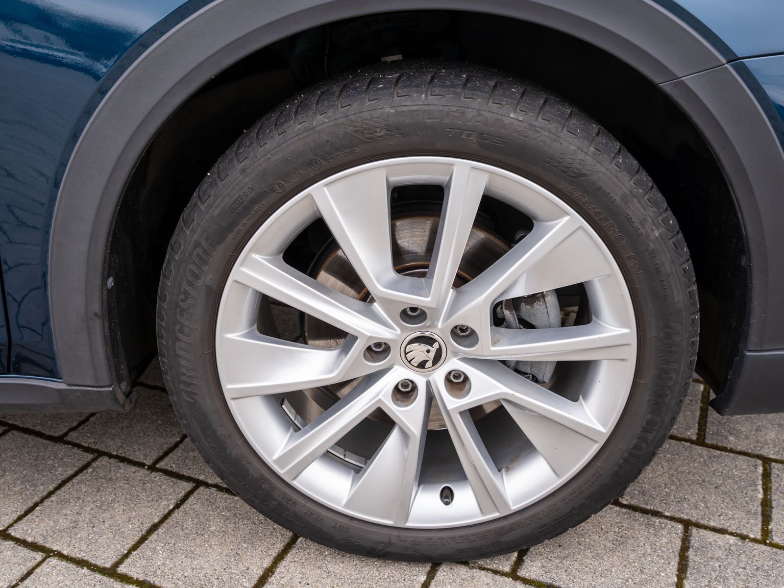 Fahrzeugabbildung SKODA Octavia Combi Scout 2.0 TDI 4x4 DSG LED HUD AHK