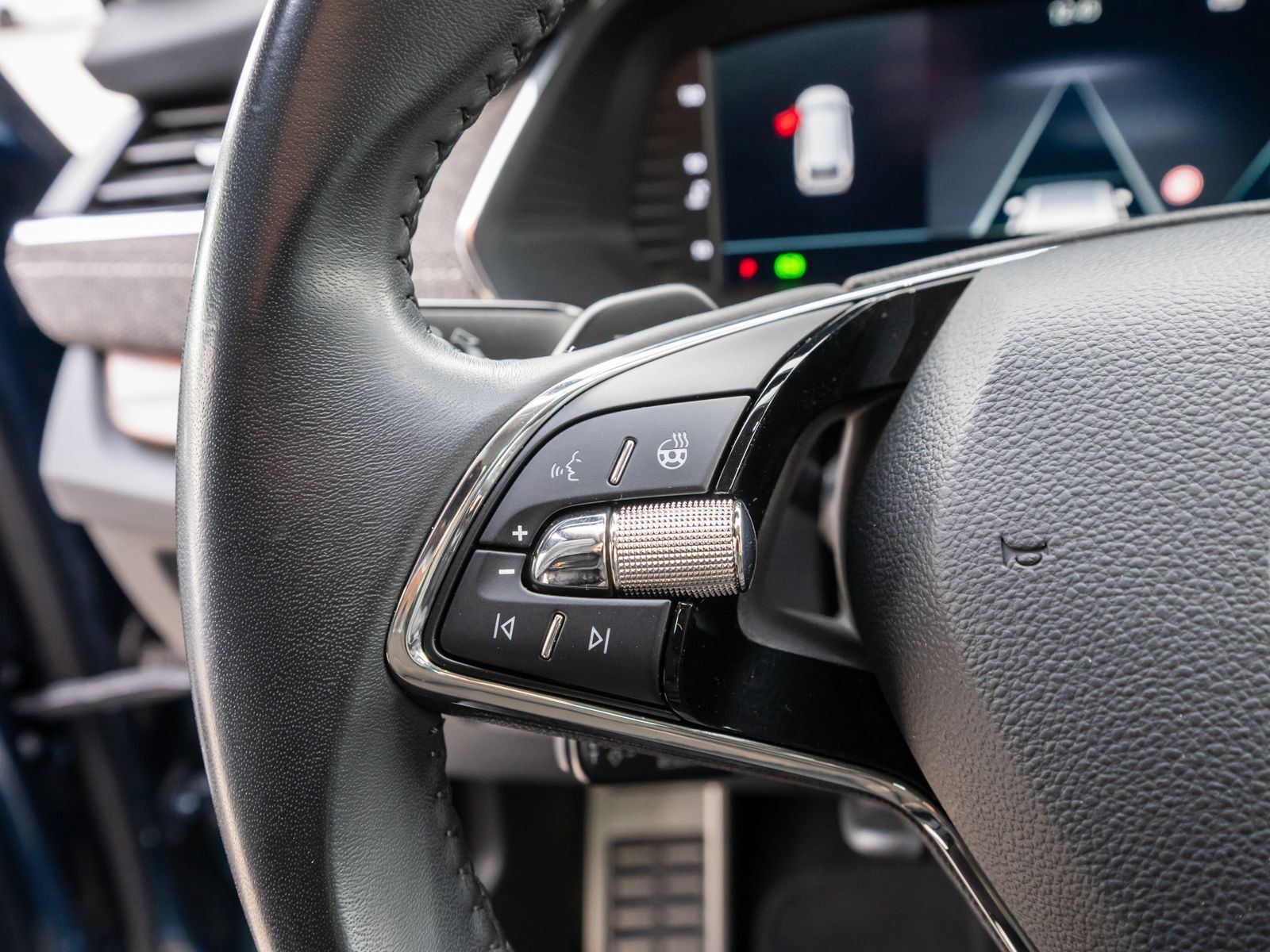 Fahrzeugabbildung SKODA Octavia Combi Scout 2.0 TDI 4x4 DSG LED HUD AHK