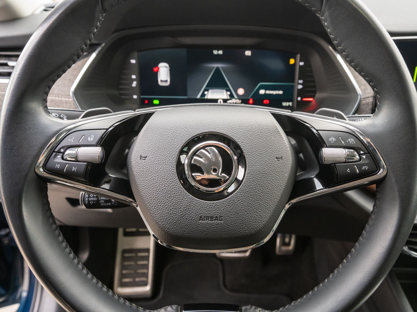 Fahrzeugabbildung SKODA Octavia Combi Scout 2.0 TDI 4x4 DSG LED HUD AHK