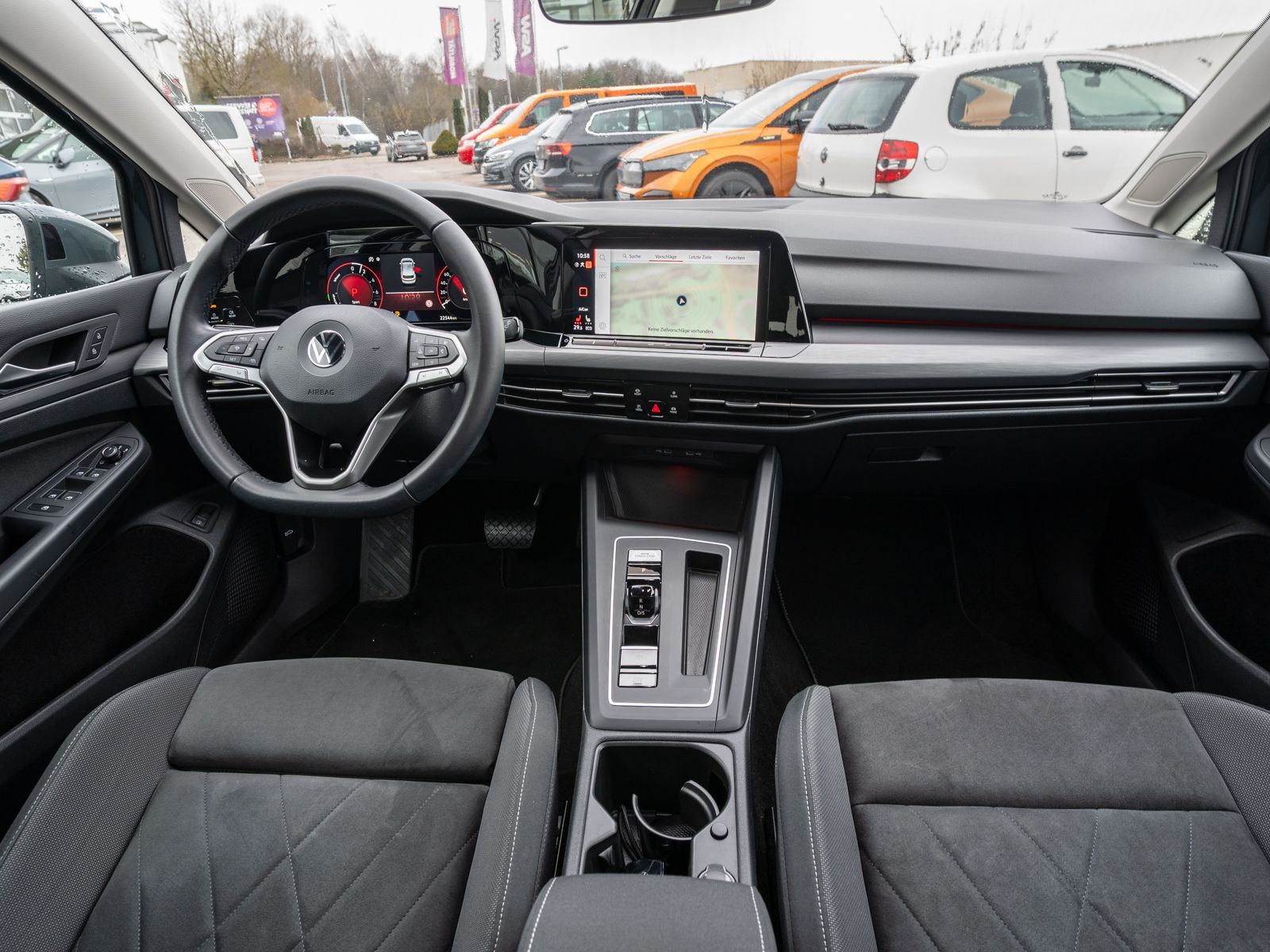 Fahrzeugabbildung Volkswagen Golf Style 1.4 eHybrid DSG LED NAVI RFK SHZ HUD