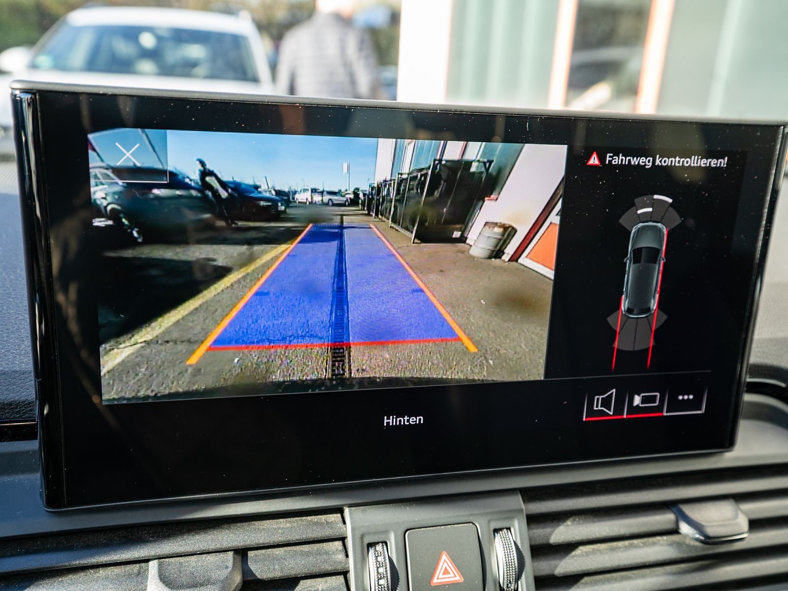 Fahrzeugabbildung Audi Q5 S line 50TDI quatt tiptro LED Nav RFK B&O AHK