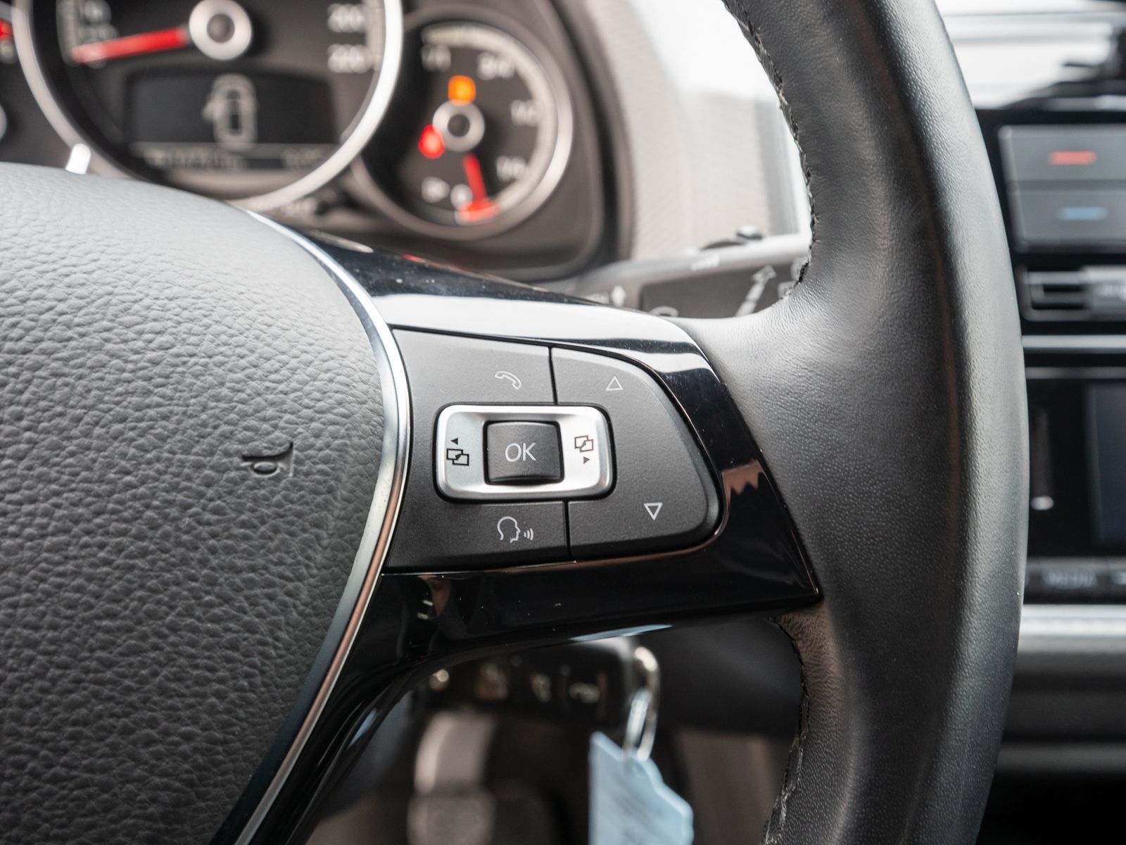 Fahrzeugabbildung Volkswagen up! move up! Active 1.0 Klimaauto RFK PDC SHZ