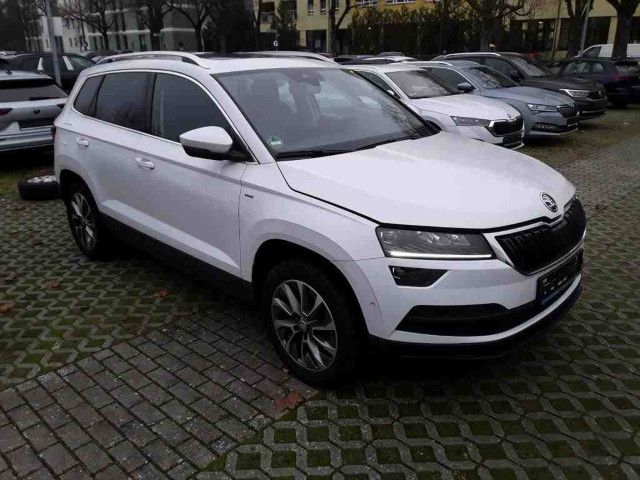 Fahrzeugabbildung SKODA Karoq Clever 1,5 TSI DSG NAVI AHK PANO Standhz