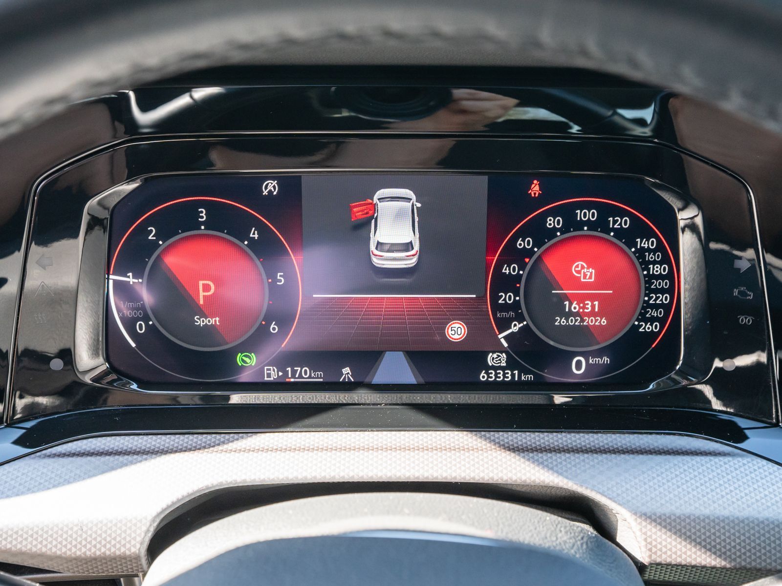 Fahrzeugabbildung Volkswagen Golf Active 2,0 TDI DSG LED NAVI PANO AHK HUD