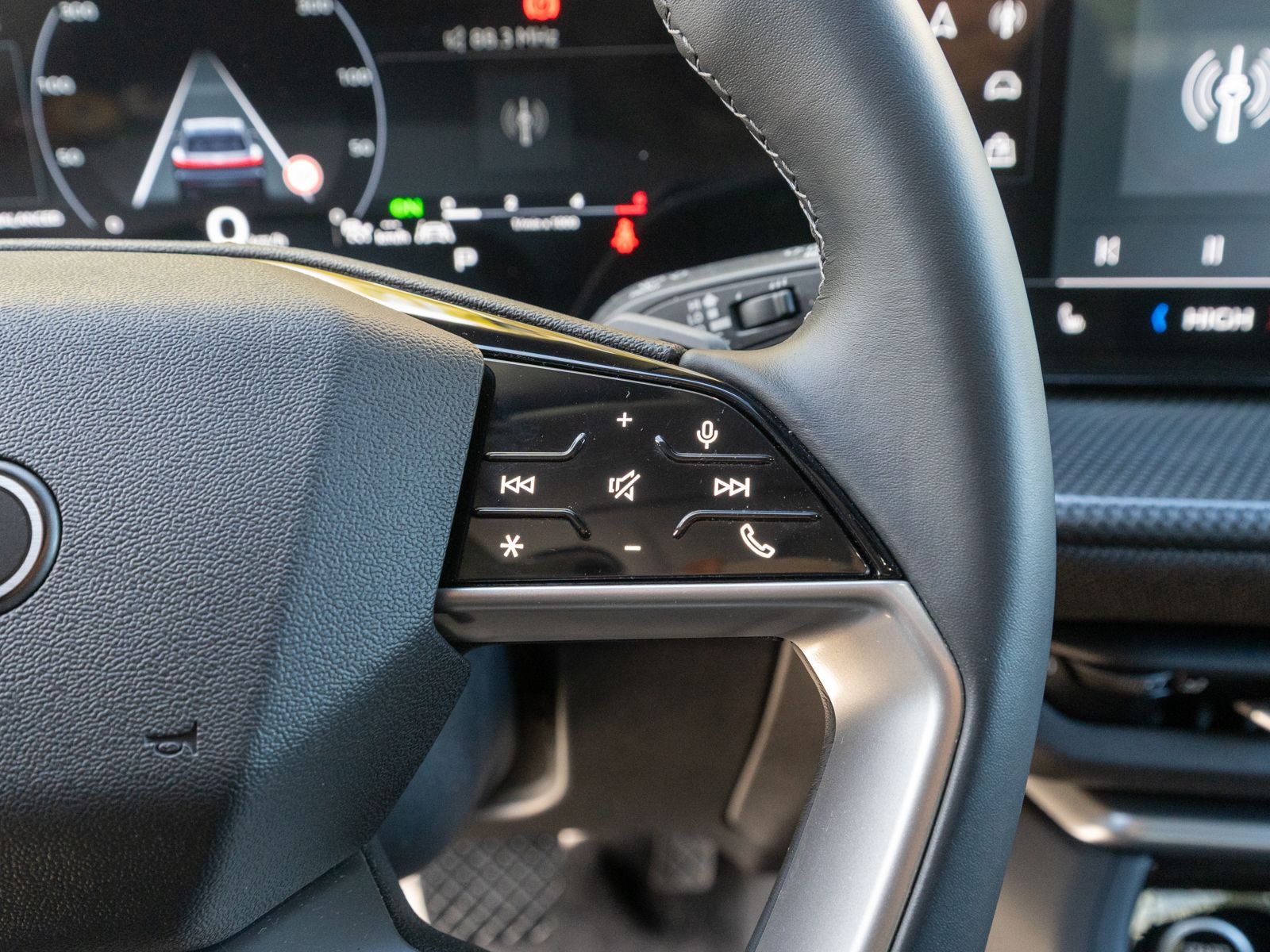 Fahrzeugabbildung Audi Q5 SUV TDI quattro Stronic LED NAVI PANO RFK AHK