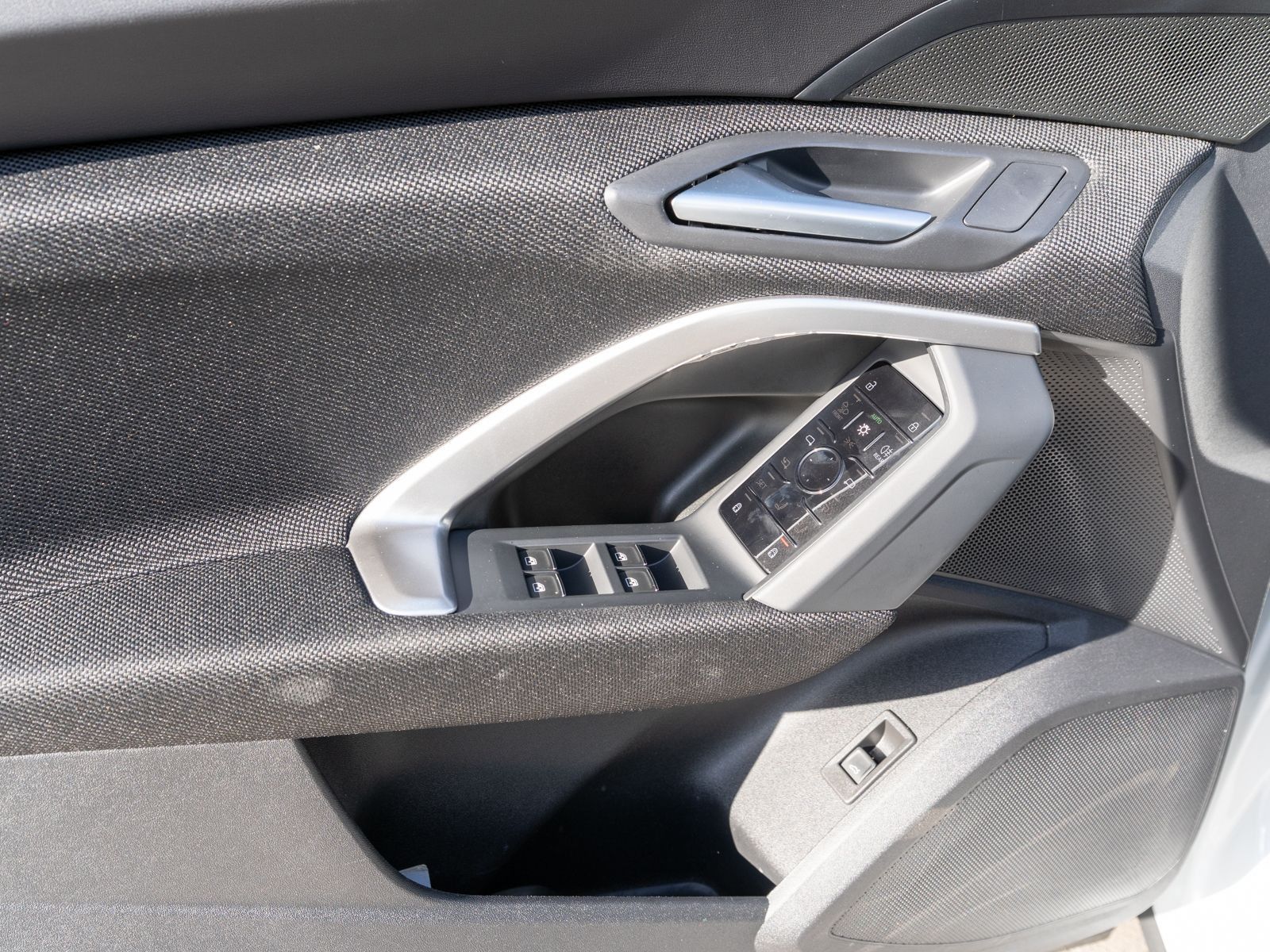 Fahrzeugabbildung Audi Q5 SUV TDI quattro Stronic LED NAVI PANO RFK AHK