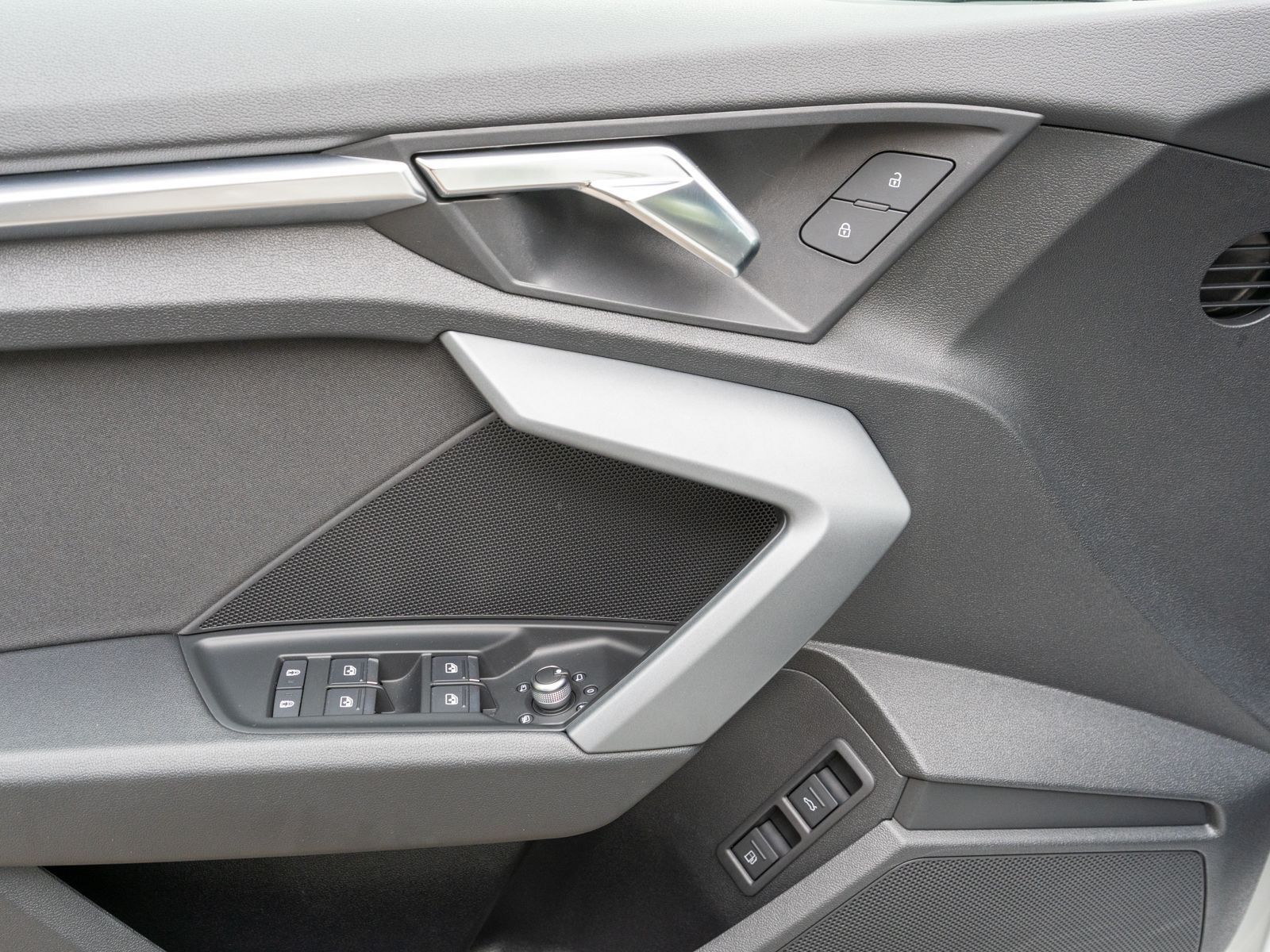 Fahrzeugabbildung Audi A3 Sportback Advanced TFSI e NAVI LED RFK ACC VC