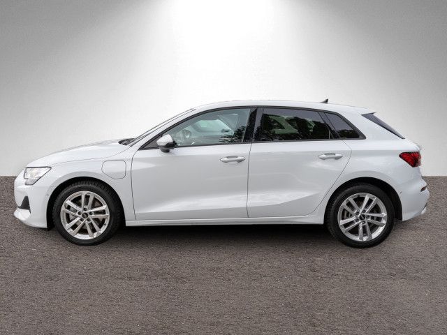 Fahrzeugabbildung Audi A3 Sportback Advanced TFSI e NAVI LED RFK ACC VC