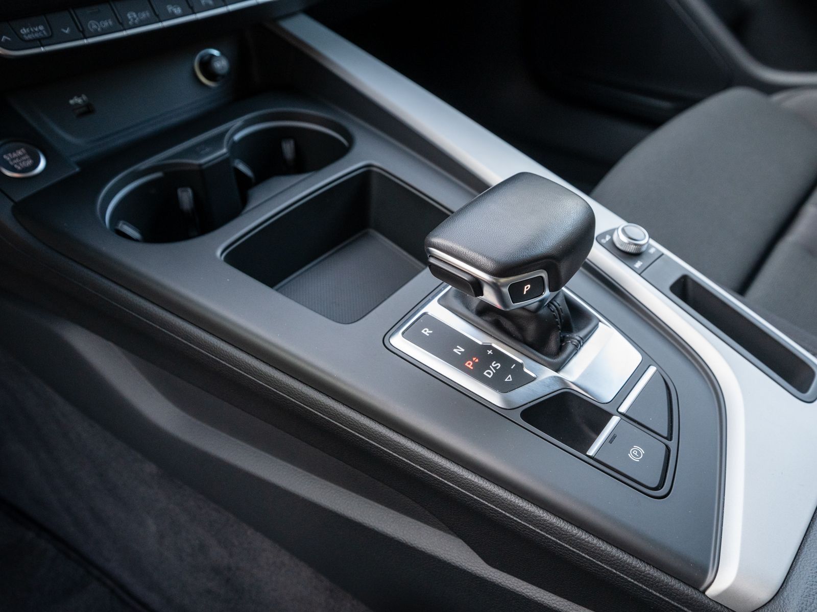 Fahrzeugabbildung Audi A4 Avant advanced 40TDI NAVI MATRIX ACC 360°