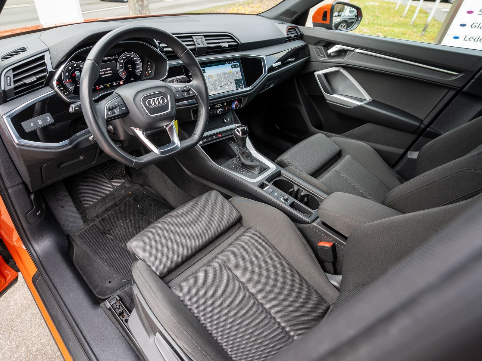 Fahrzeugabbildung Audi Q3 Sportback 35TFSI Stronic LED Navi 360° SHZ VC