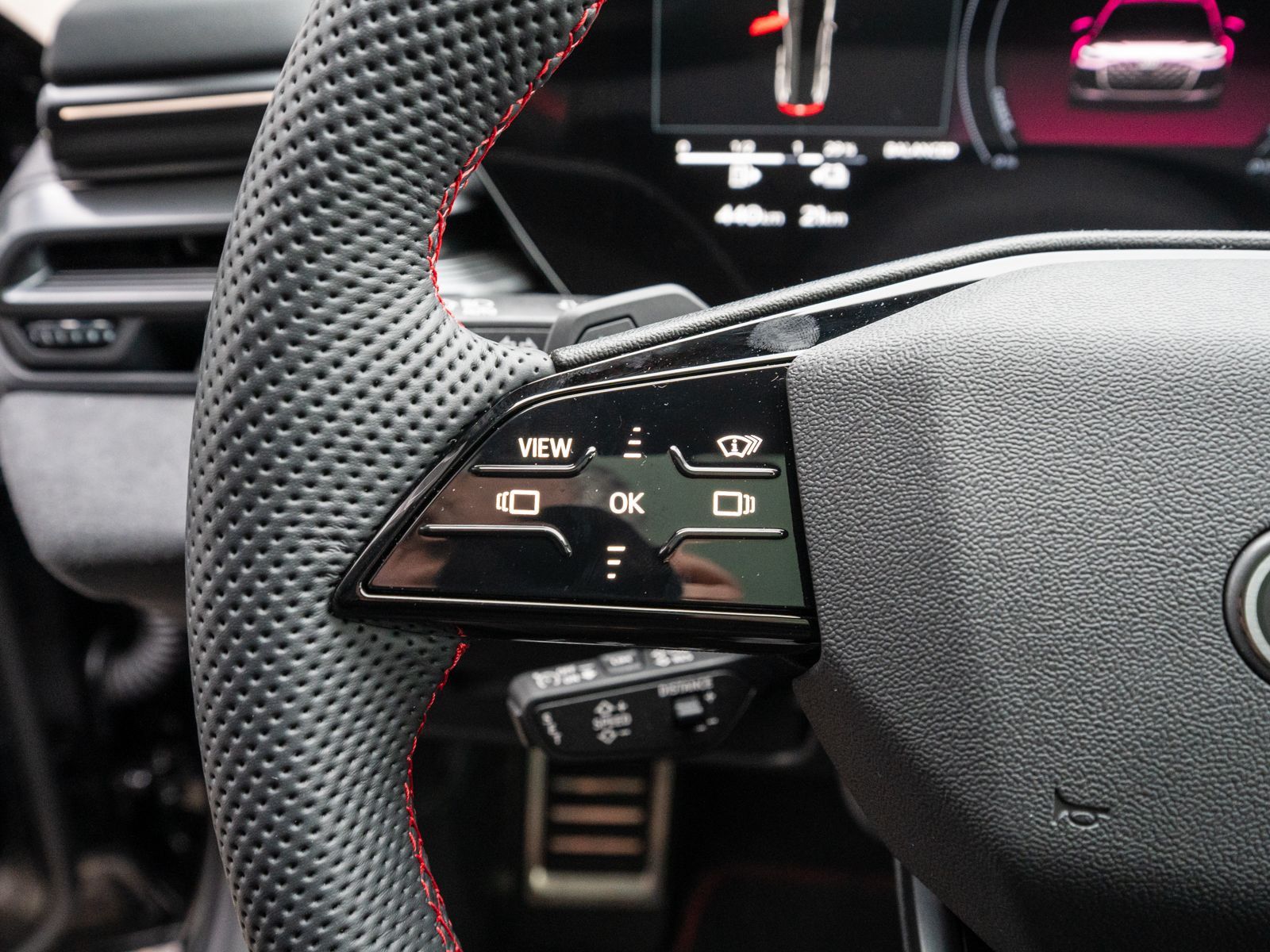 Fahrzeugabbildung Audi A6 Avant e-hybrid quattro Panoramadach AHK