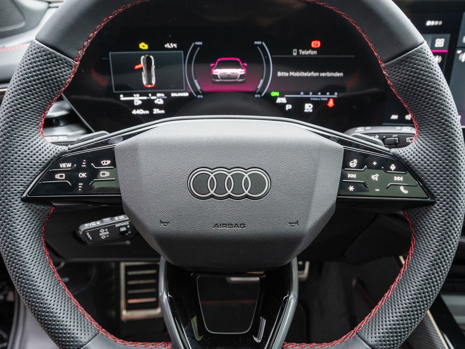 Fahrzeugabbildung Audi A6 Avant e-hybrid quattro Panoramadach AHK