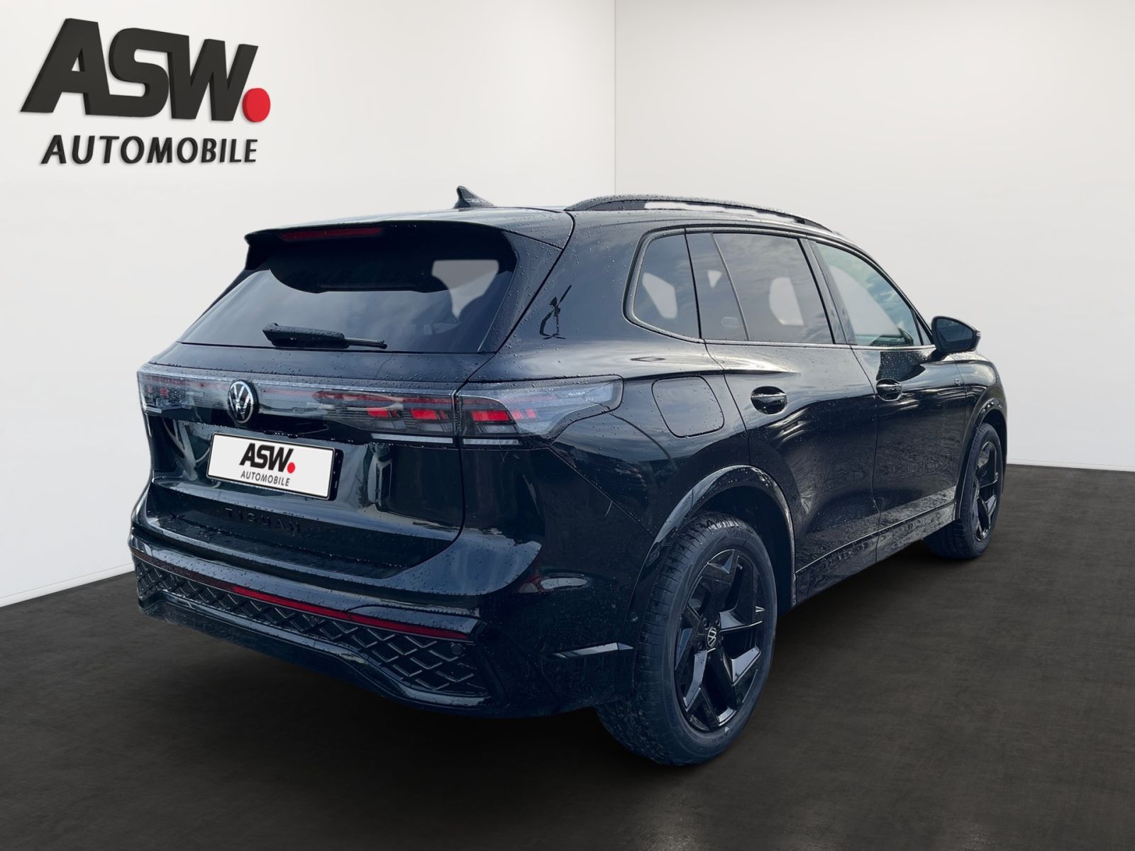 Fahrzeugabbildung Volkswagen Tiguan R-Line 1.5 eTSI DSG HeadUp ParkAssist AHK