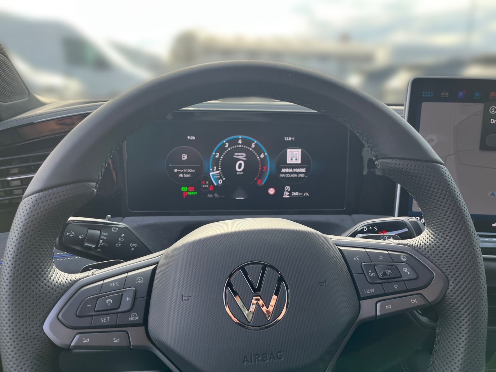 Fahrzeugabbildung Volkswagen Tiguan R-Line 1.5 eTSI DSG HeadUp ParkAssist AHK