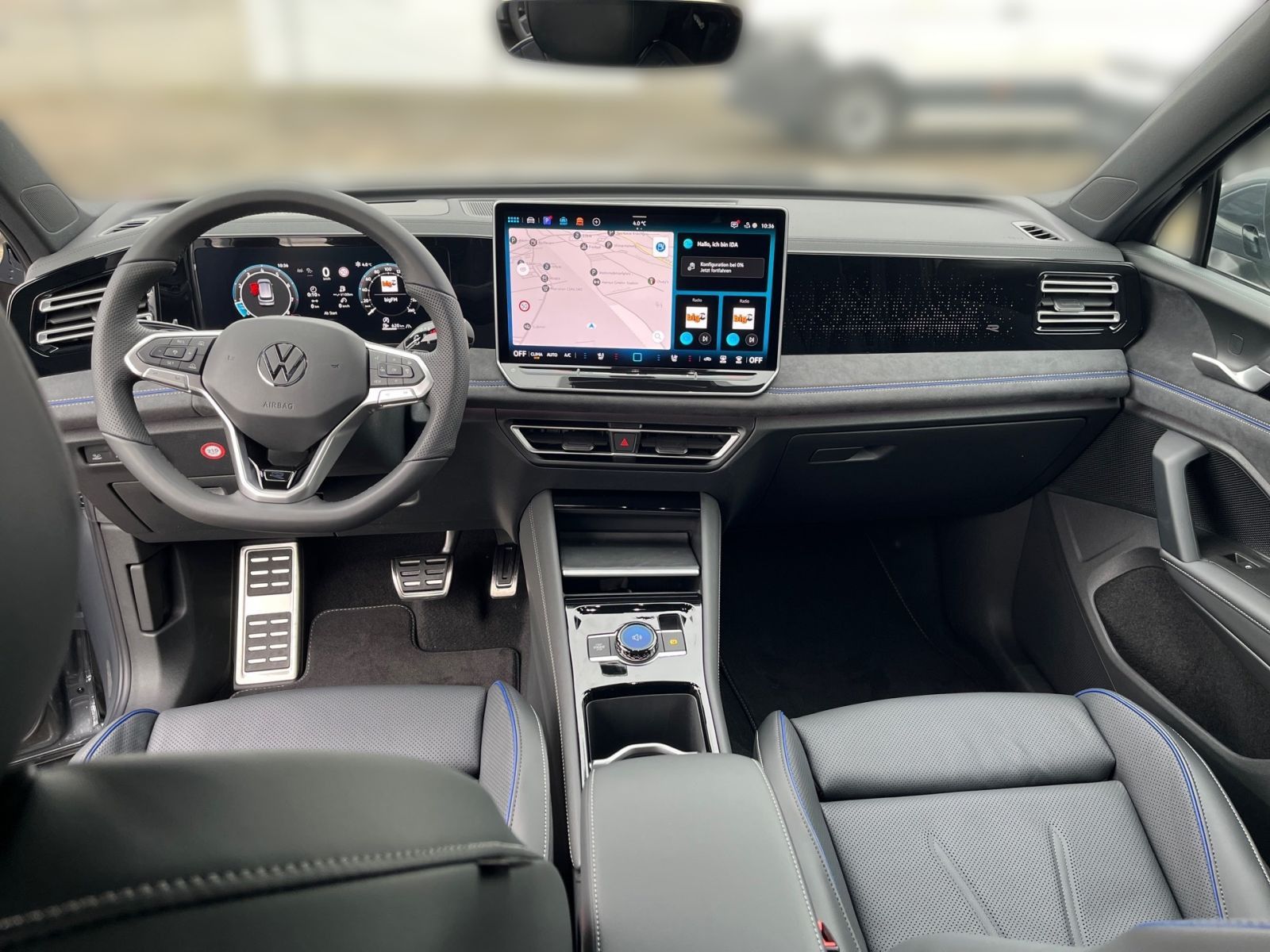 Fahrzeugabbildung Volkswagen Tiguan R-Line 1.5 eTSI DSG HEAD-UP-DISPLAY WKR