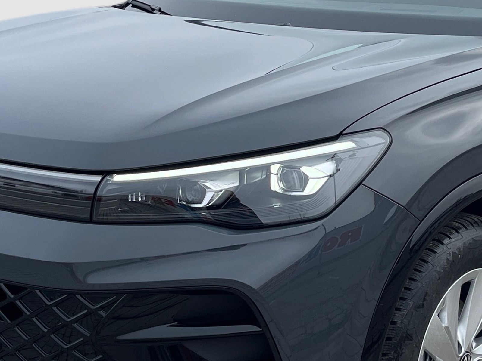 Fahrzeugabbildung Volkswagen Tiguan R-Line 1.5 eTSI DSG HEAD-UP-DISPLAY WKR