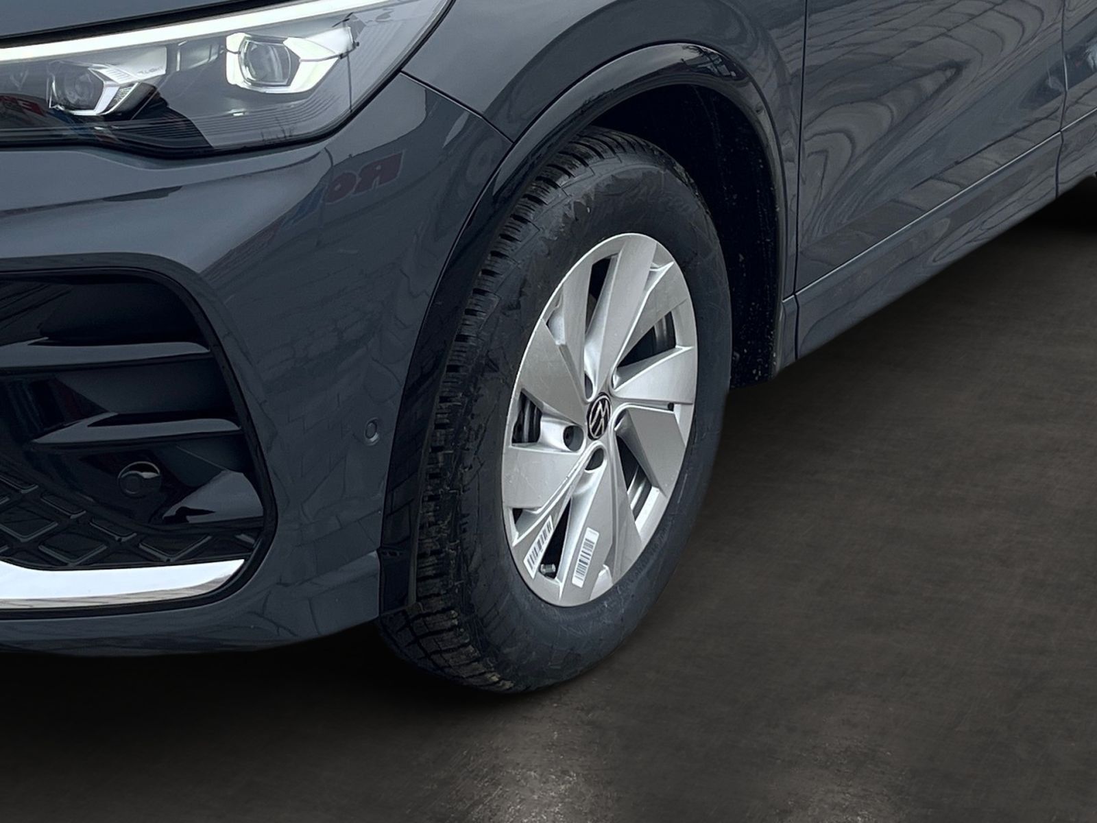 Fahrzeugabbildung Volkswagen Tiguan R-Line 1.5 eTSI DSG HEAD-UP-DISPLAY WKR