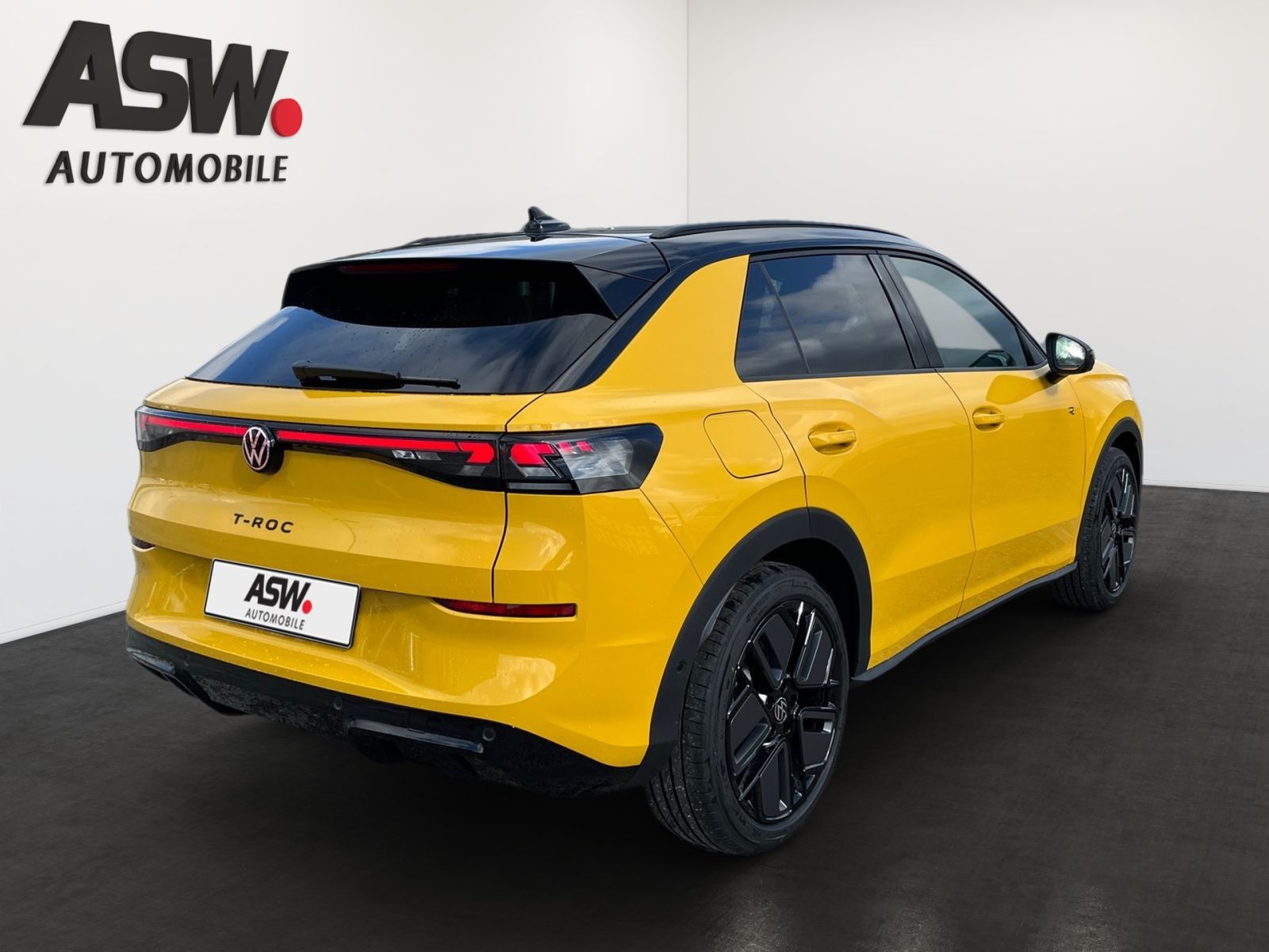 Fahrzeugabbildung Volkswagen T-Roc R-Line 1.5 eTSI 110 kW (150 PS) DSG