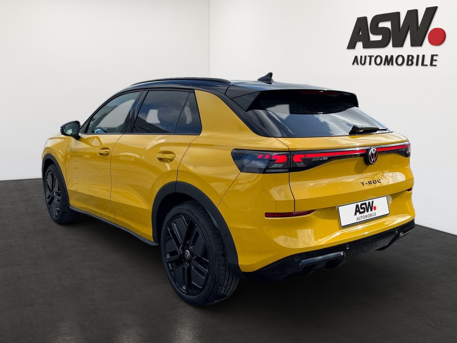 Fahrzeugabbildung Volkswagen T-Roc R-Line 1.5 eTSI 110 kW (150 PS) DSG