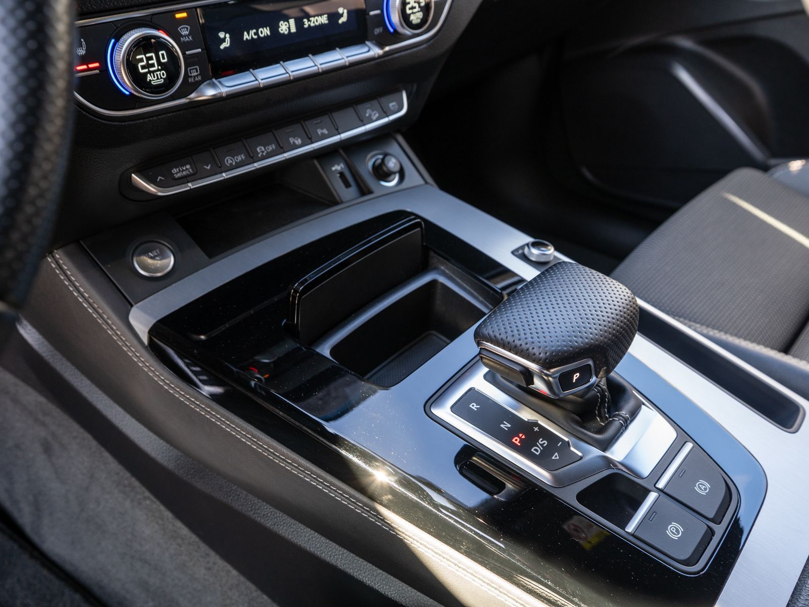 Fahrzeugabbildung Audi Q5 Sportback S line 40TFSI quattro Stron LED AHK