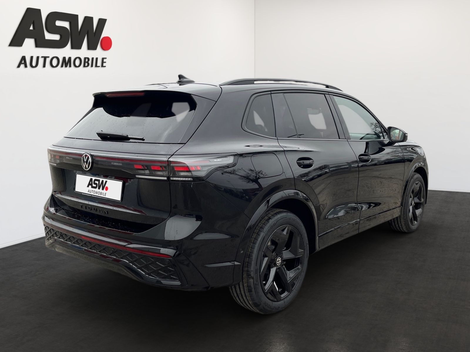 Fahrzeugabbildung Volkswagen Tiguan R-Line 1.5 eTSI DSG AHK HeadUp ParkAssist