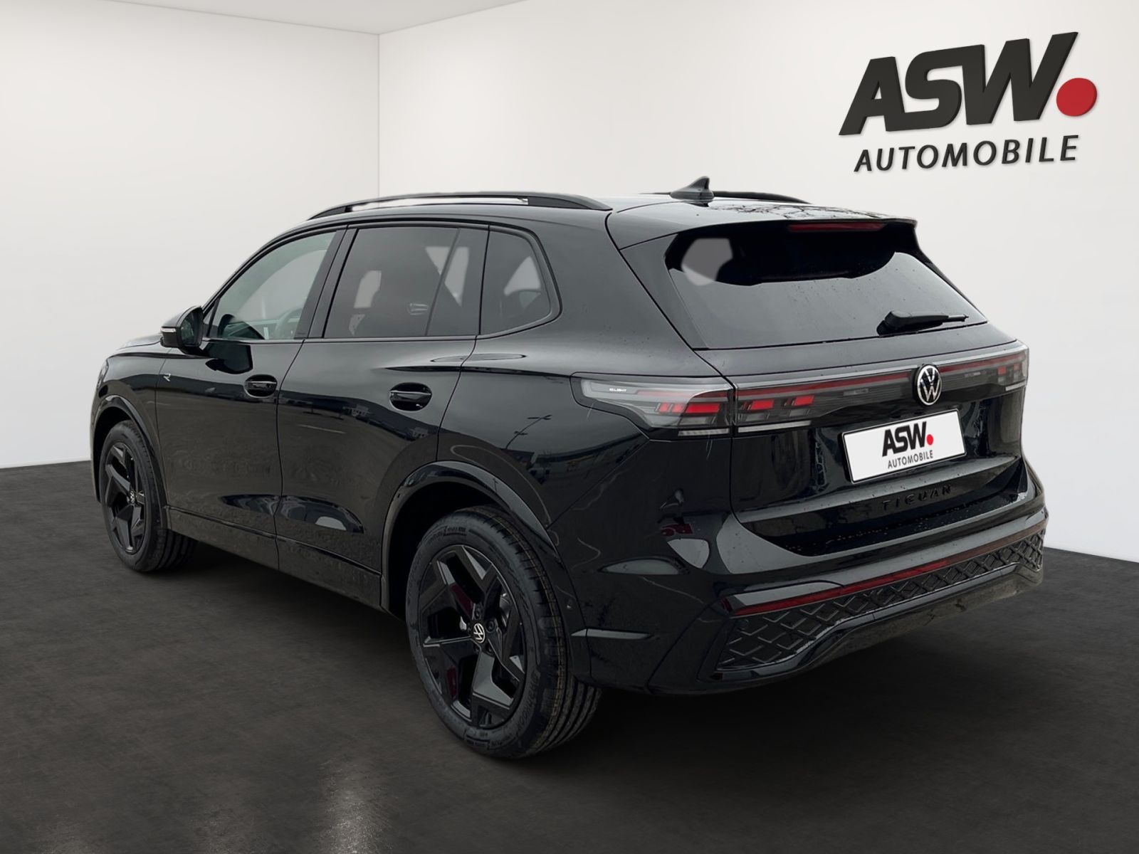 Fahrzeugabbildung Volkswagen Tiguan R-Line 1.5 eTSI DSG AHK HeadUp ParkAssist