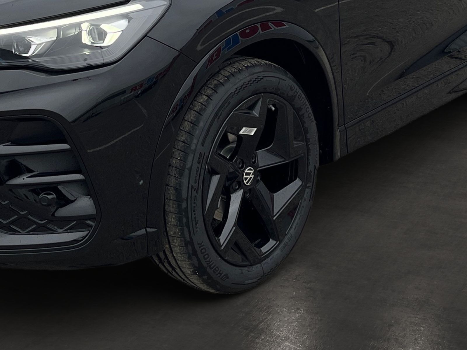 Fahrzeugabbildung Volkswagen Tiguan R-Line 1.5 eTSI DSG AHK HeadUp ParkAssist
