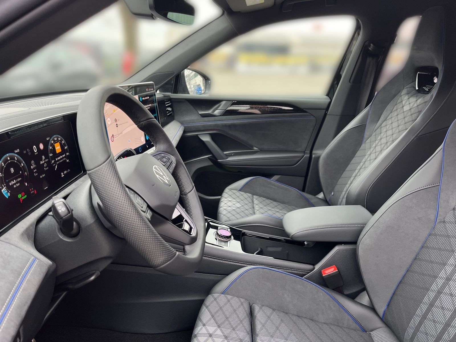 Fahrzeugabbildung Volkswagen Tiguan R-Line 1.5 eTSI DSG AHK HeadUp ParkAssist