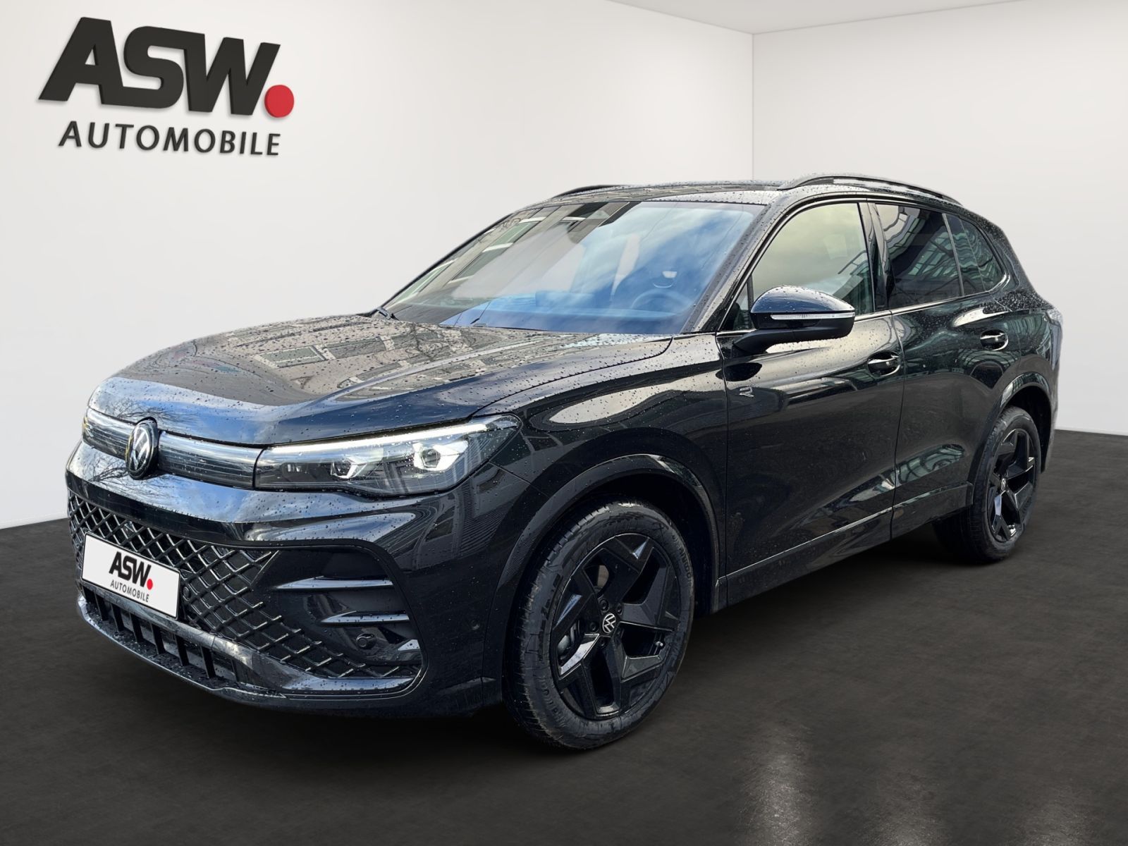 Fahrzeugabbildung Volkswagen Tiguan R-Line 1.5 eTSI DSG AHK HeadUp ParkAssist