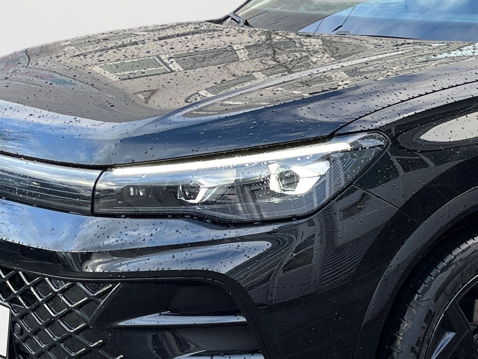 Fahrzeugabbildung Volkswagen Tiguan R-Line 1.5 eTSI DSG AHK HeadUp ParkAssist