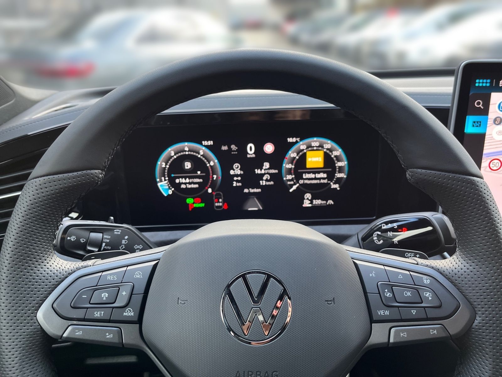 Fahrzeugabbildung Volkswagen Tiguan R-Line 1.5 eTSI DSG AHK HeadUp ParkAssist