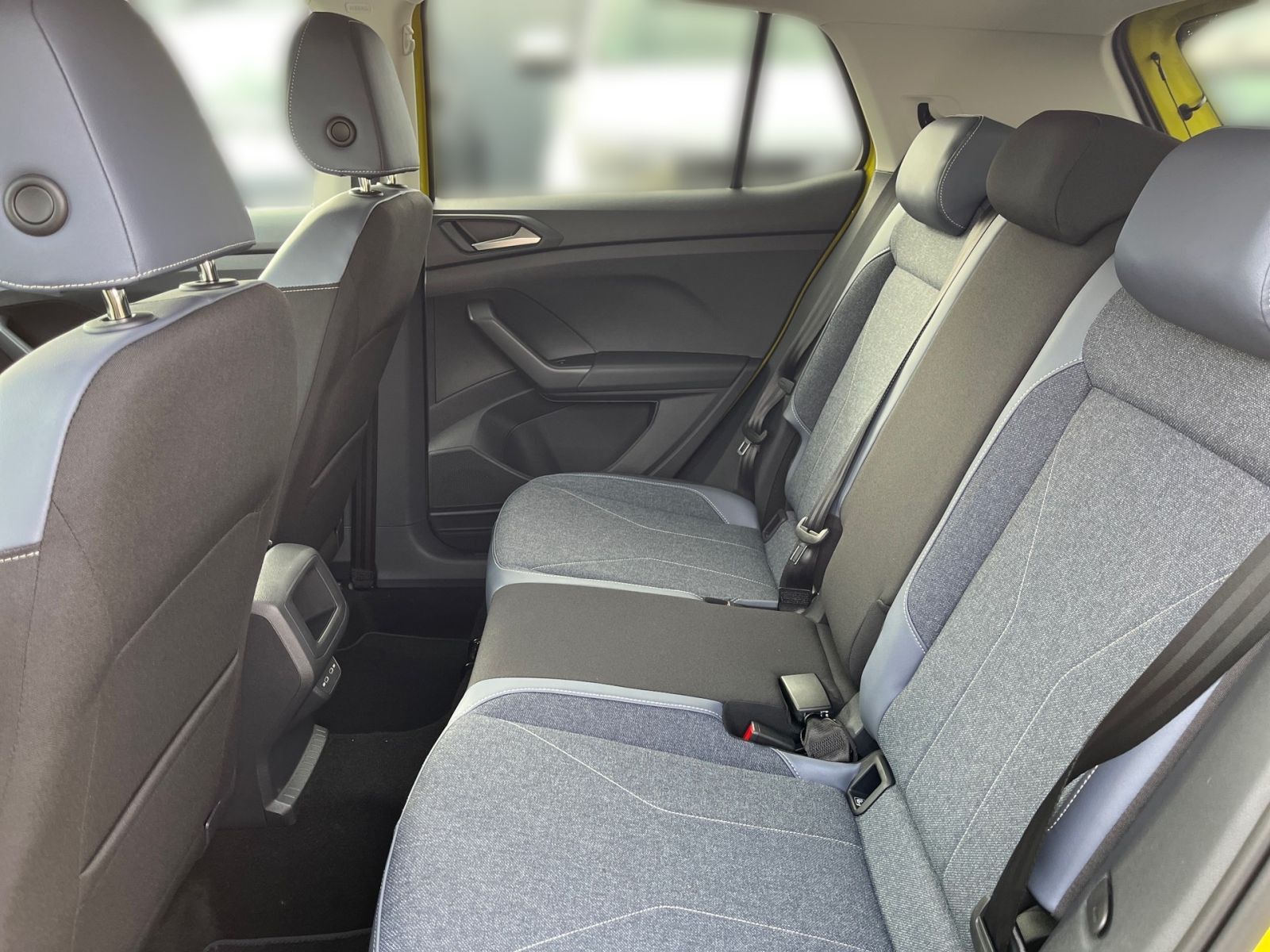 Fahrzeugabbildung Volkswagen T-Cross Style 1.0 l TSI DSG AHK RÜCKFAHR-KAMERA